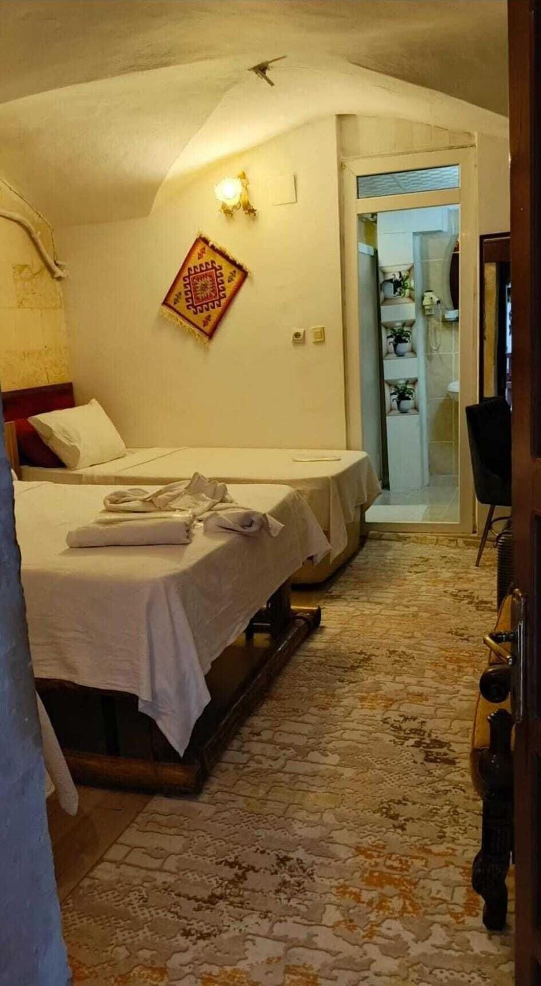 Varios Sark Ciragan Konak