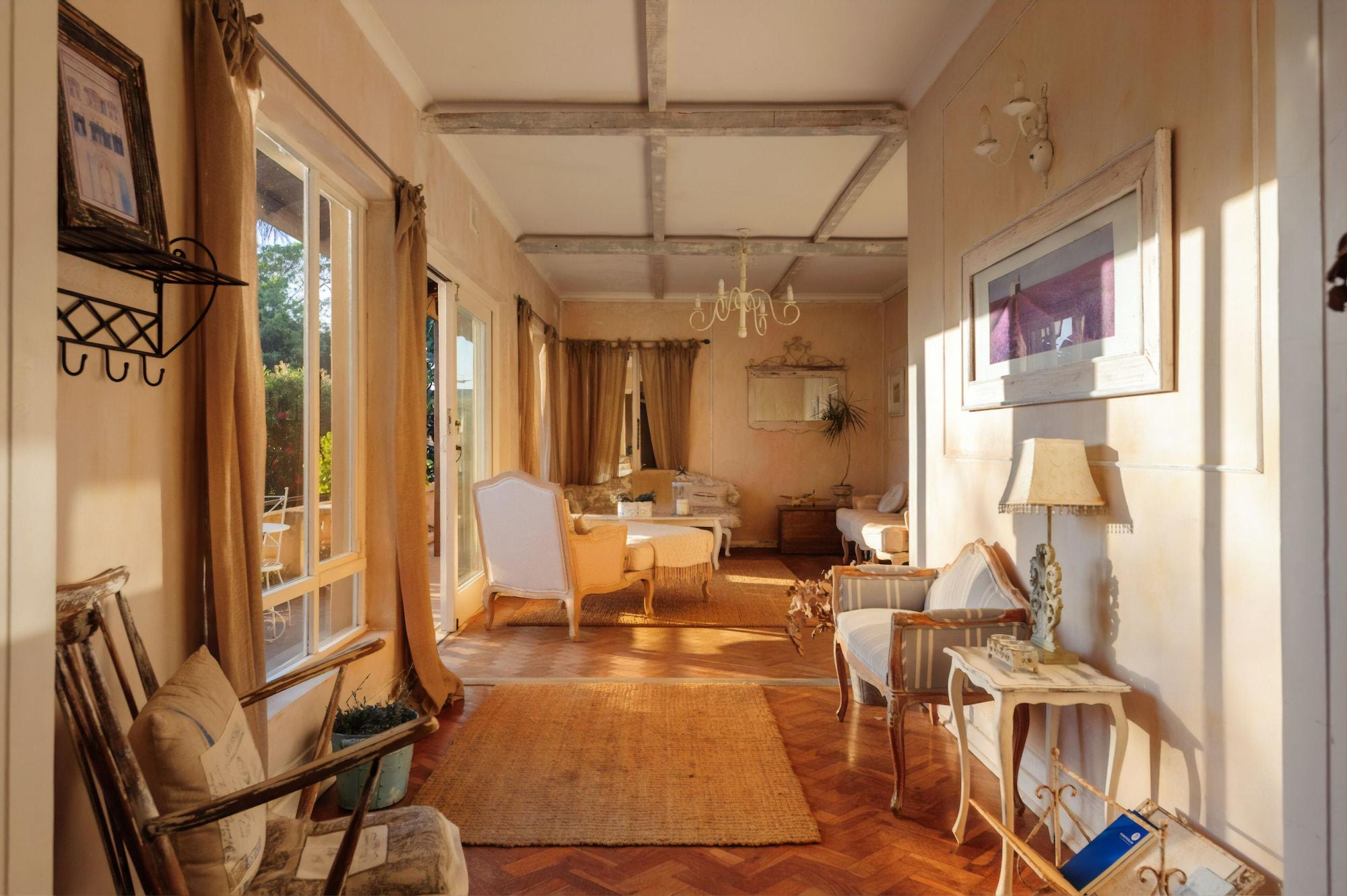 Vista Lobby Petite Provence B&B