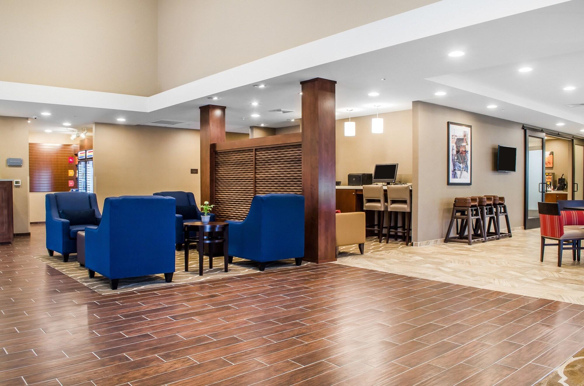 Vista Lobby Comfort Suites Manheim - Lancaster