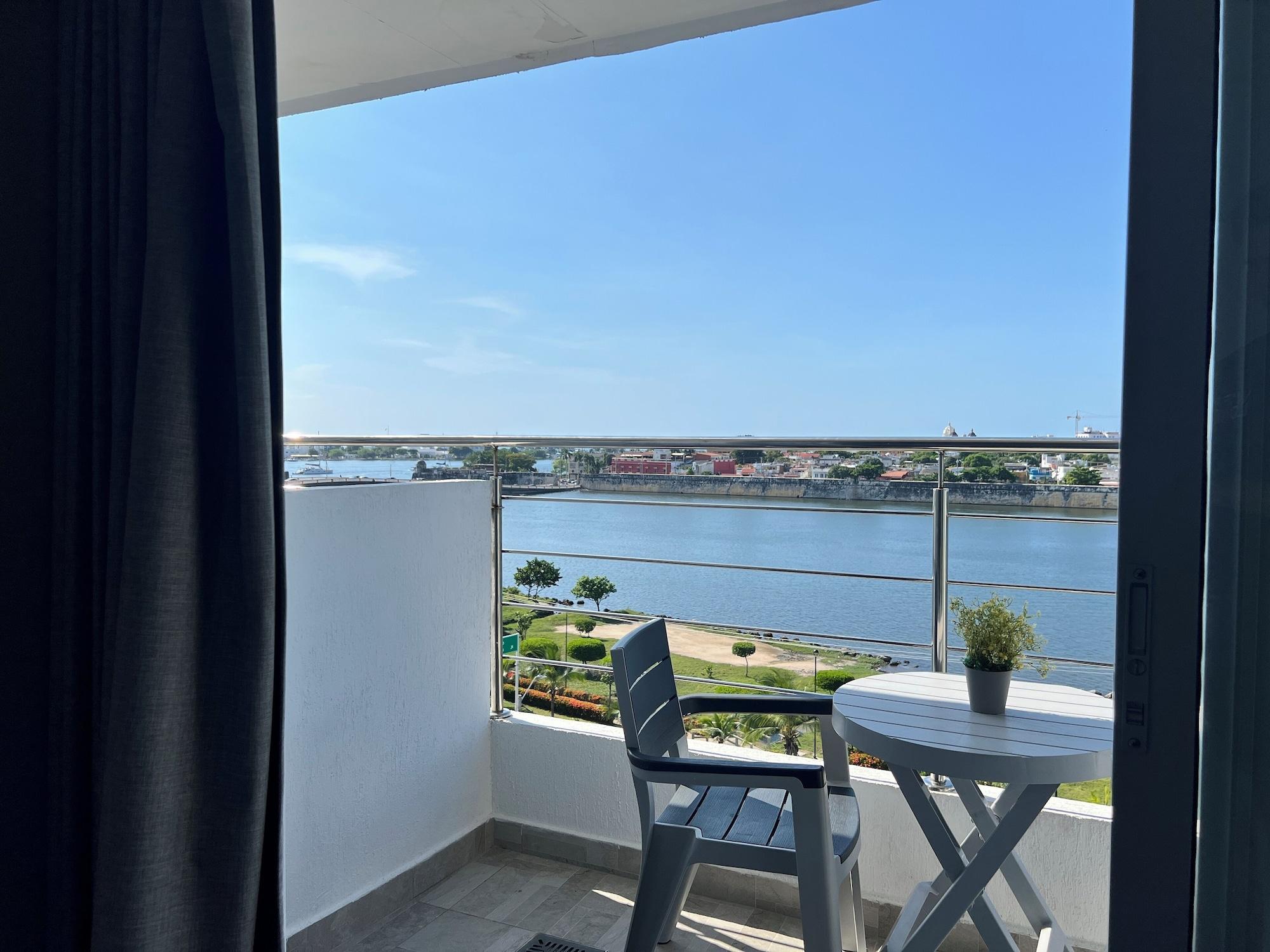 Equipamiento de Habitación Bahia 79 Apartasuites Cerca al Centro
