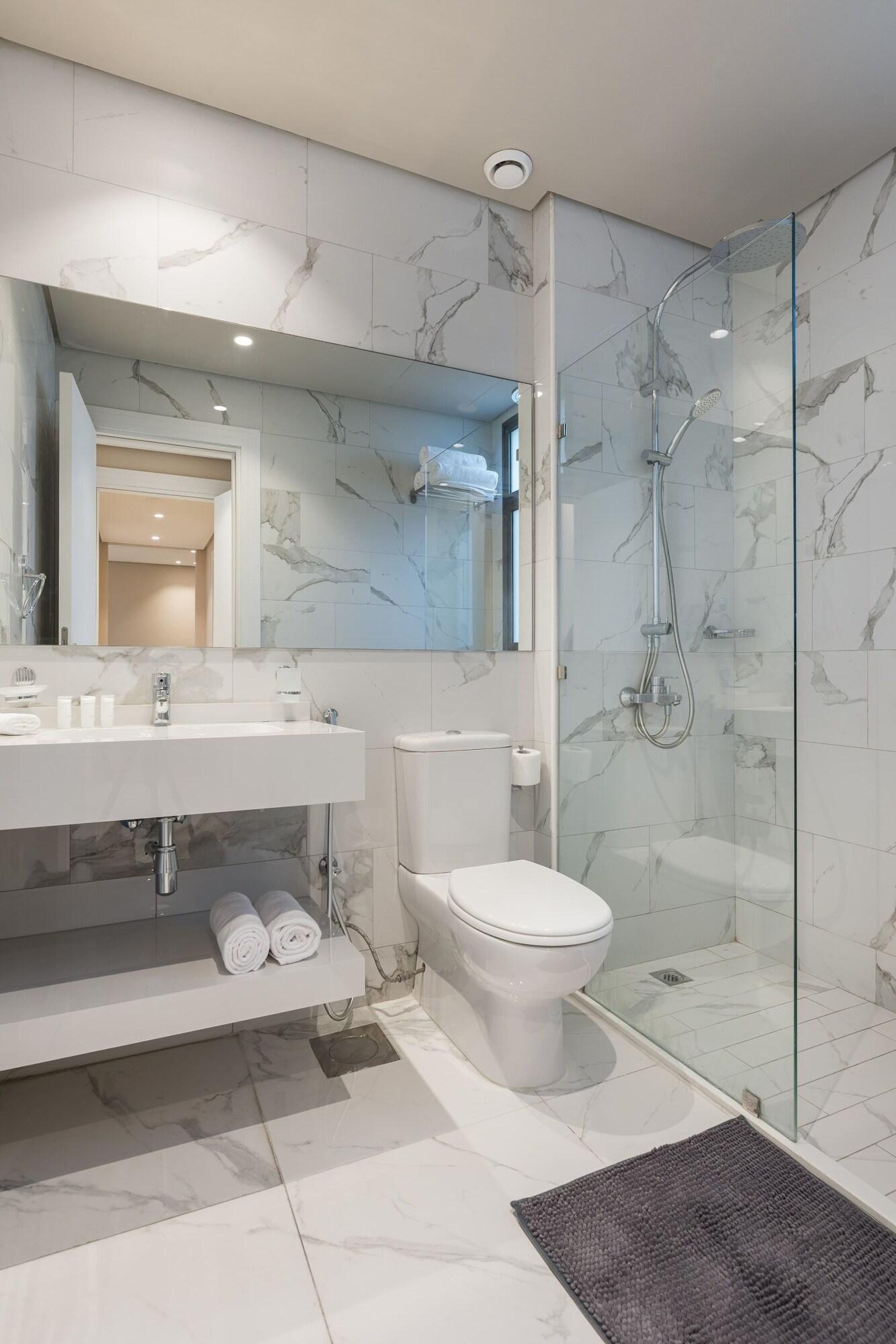 Equipamiento de Habitación THE CODE RESIDENCE