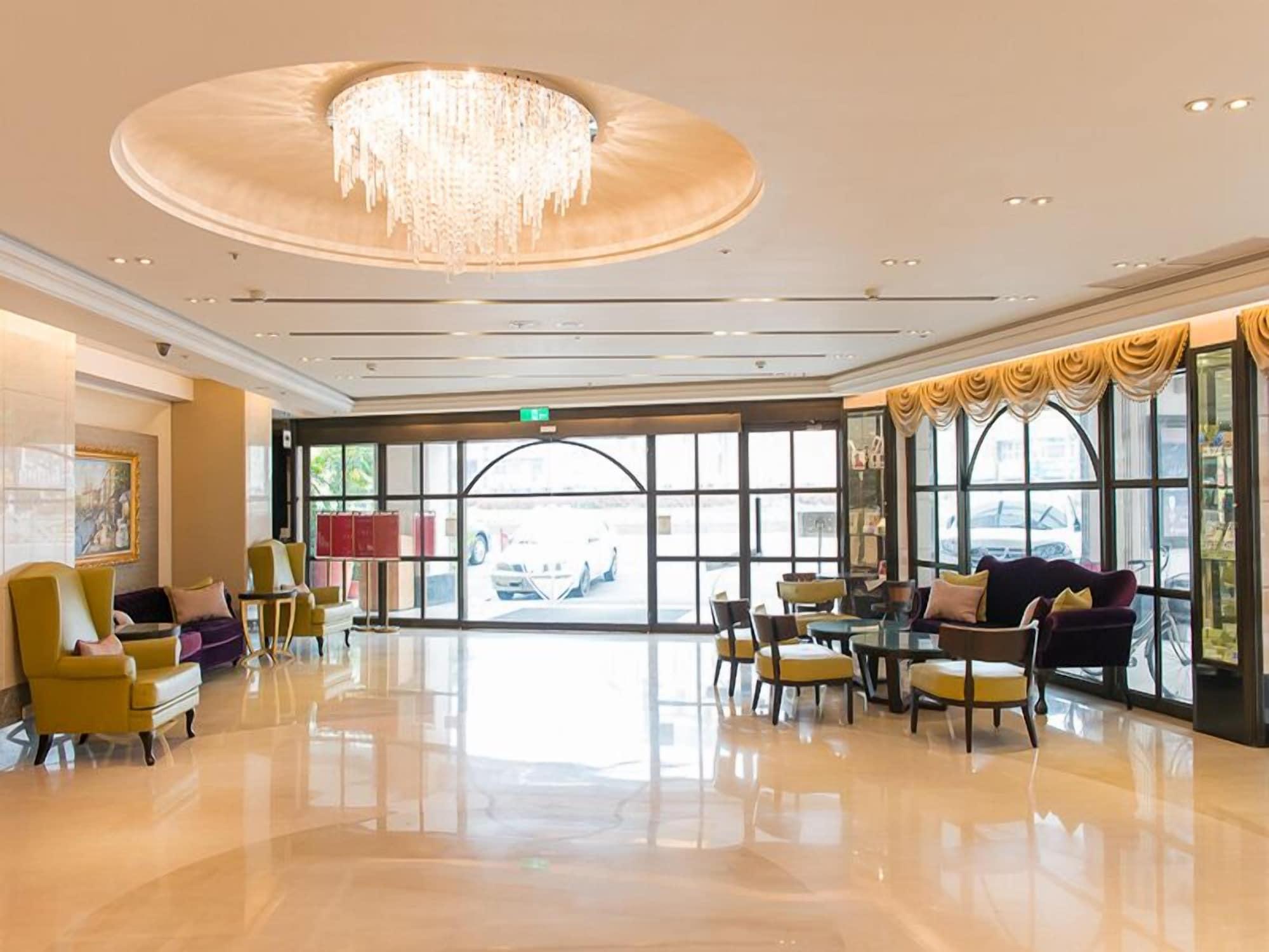 Vista Lobby Grand Earl Hotel