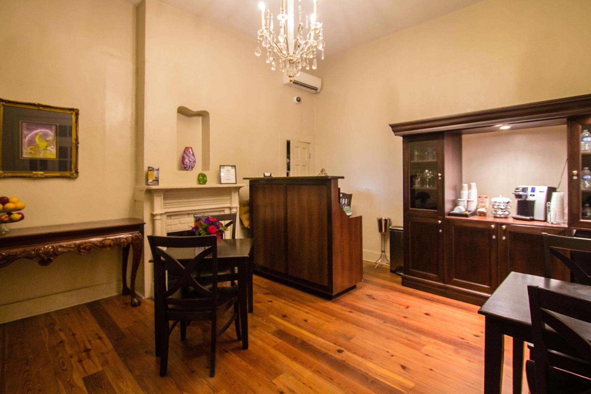 Restaurant Inn on Ursulines