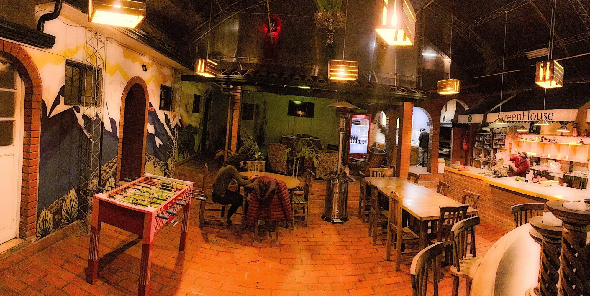 Restaurant Greenhouse Bolivia - Hostel