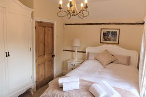Alquiler Vacacional - Hartley Wintney - Charming Cottage in Village/ Wood Burning Stove/ Parking/ Wifi