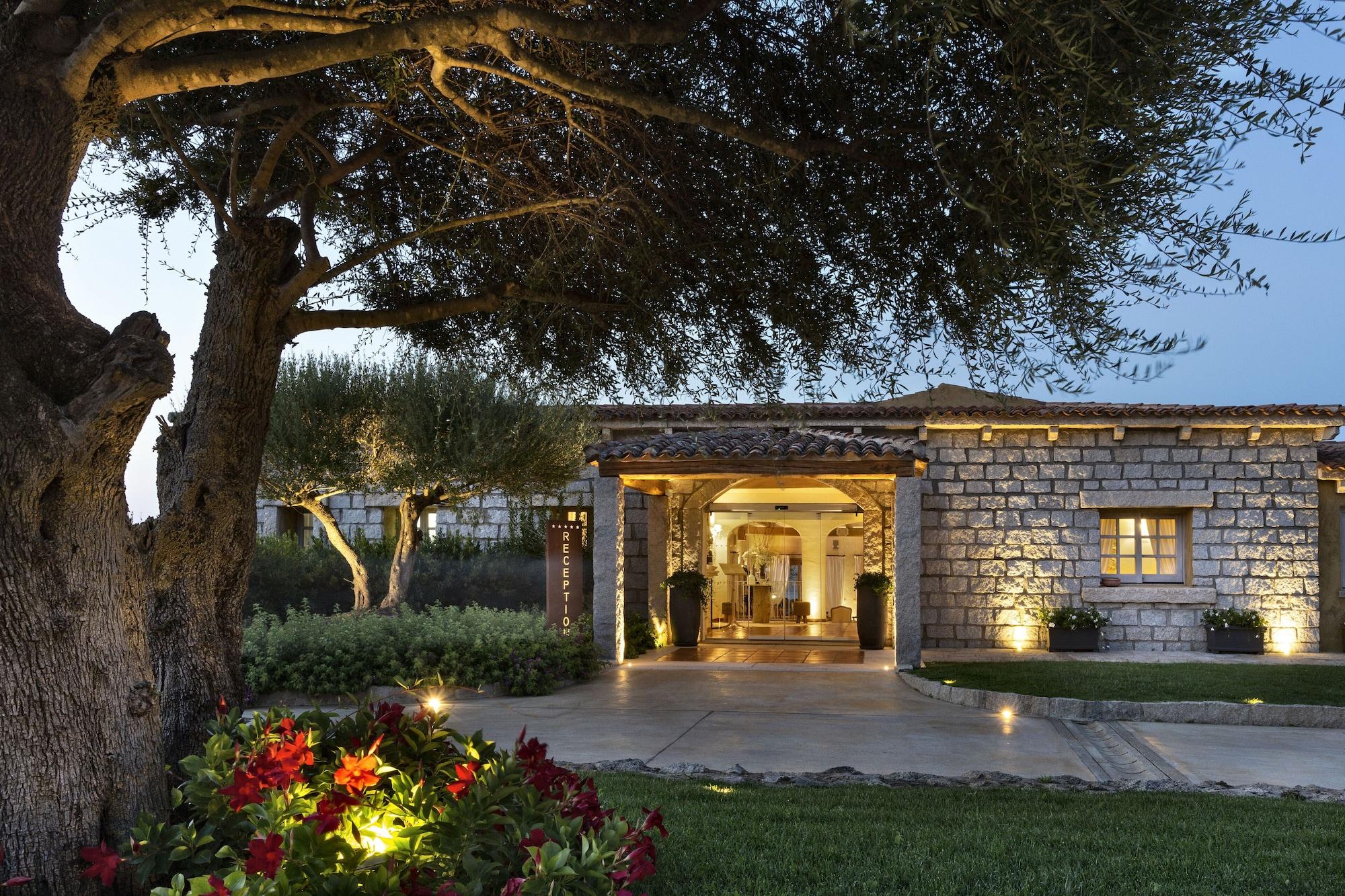 Vista Exterior Li Finistreddi Exclusive Country Retreat