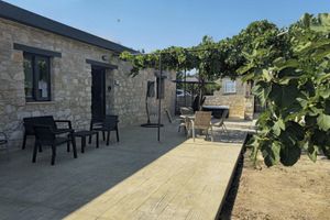 Alojamiento - Phaedrus Living Luxury Stone House Armou