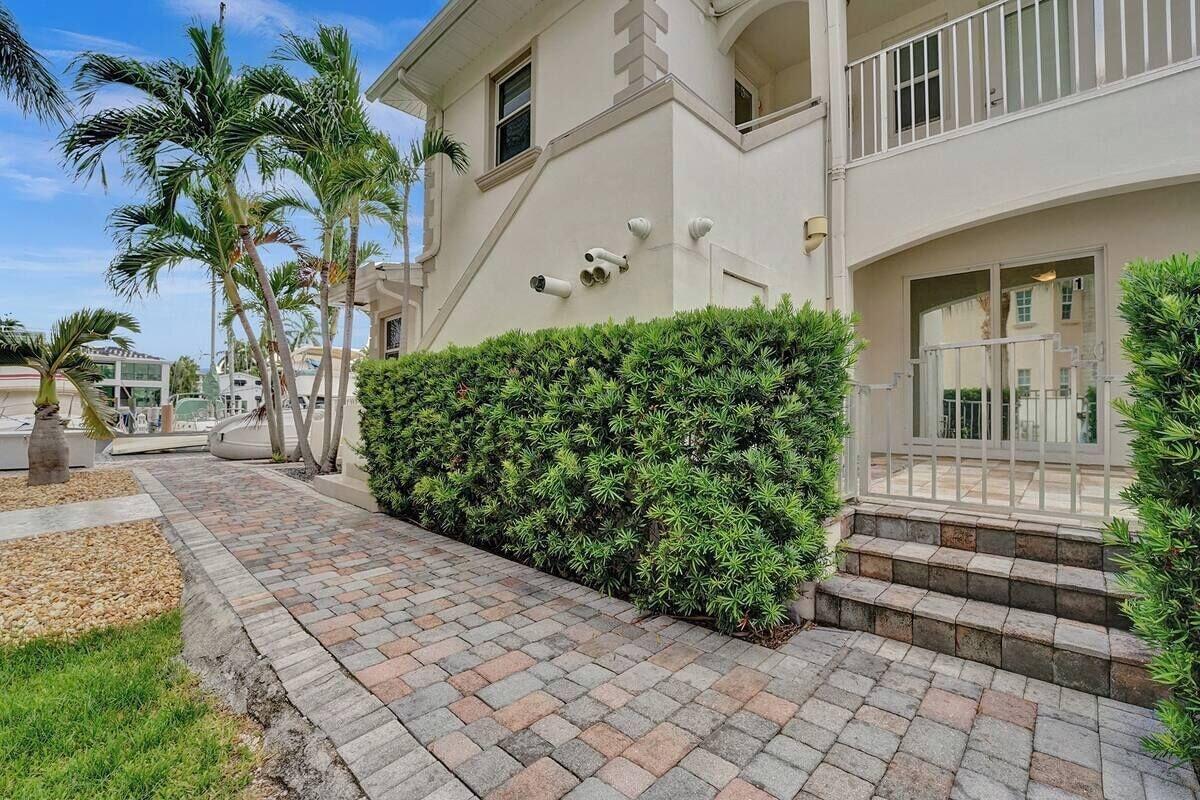 Vista Lobby Stay Hospitality - Hendricks Isle