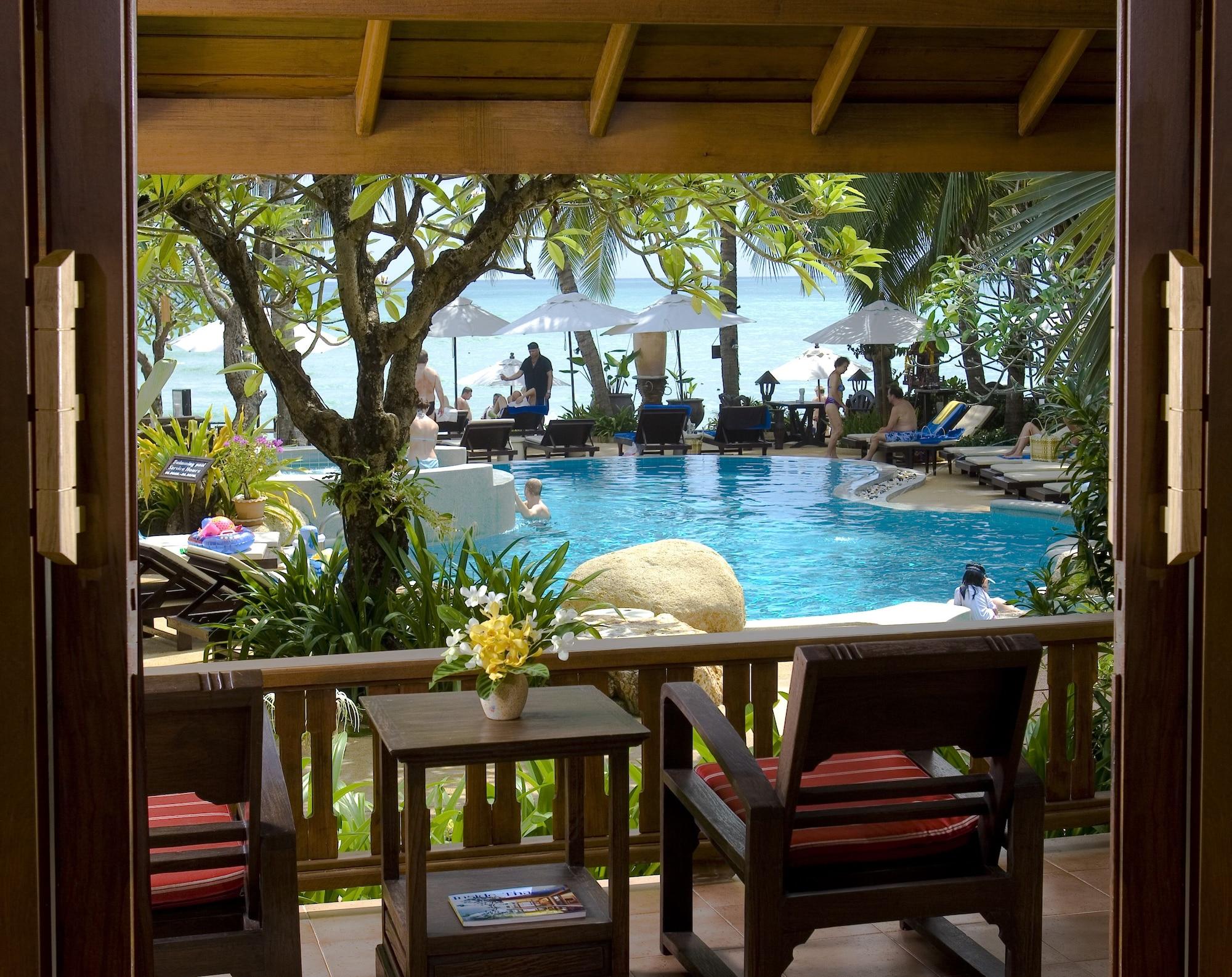 Vista Piscina Thai House Beach Resort