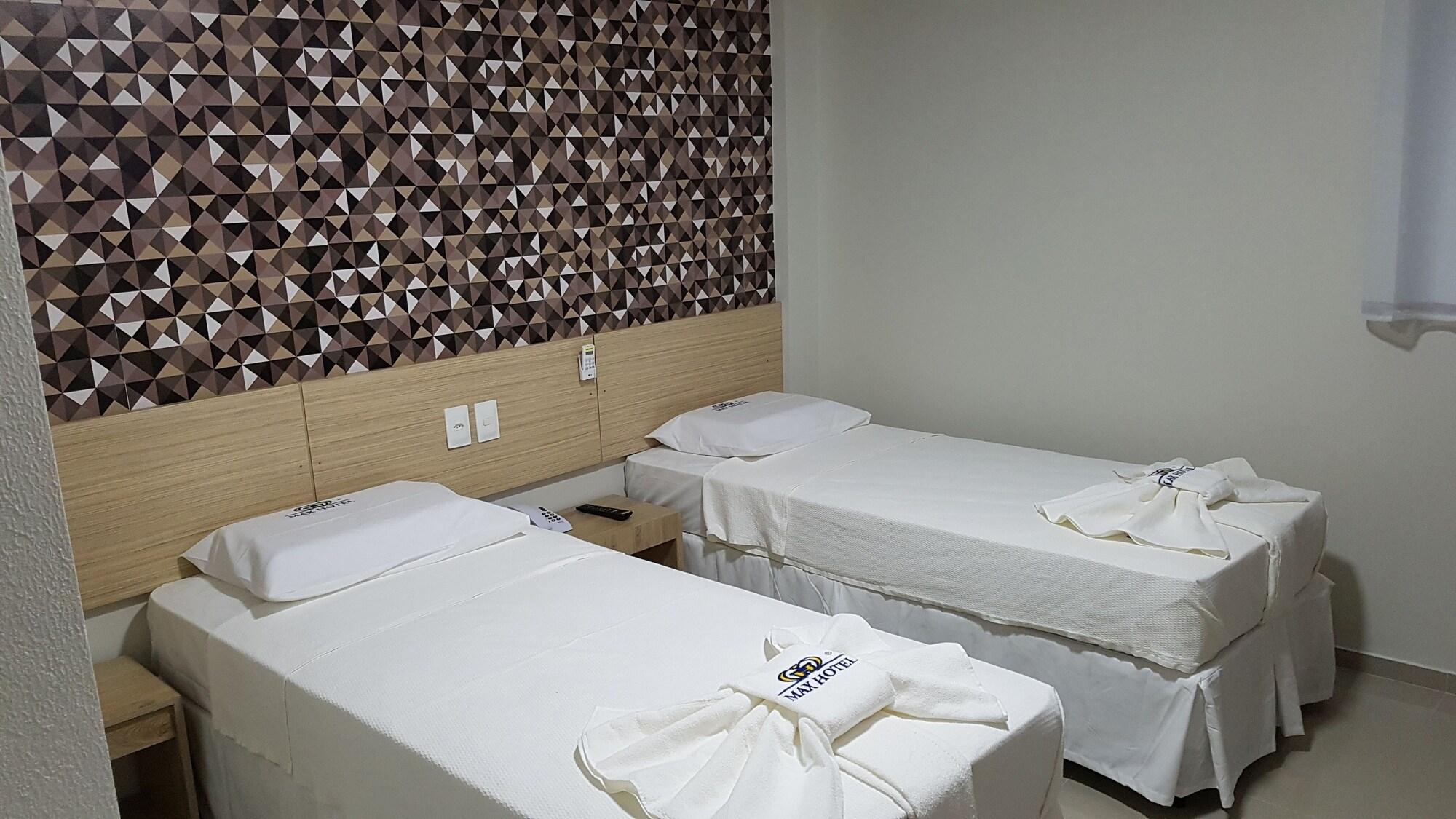 Set de Habitación Max Hotel