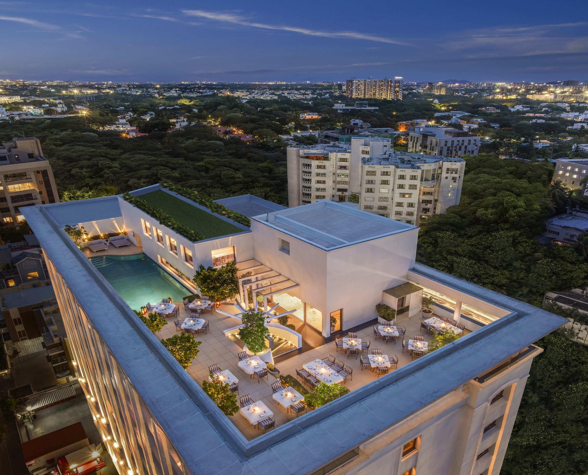 Vista Piscina The Raintree, St. Mary's Road