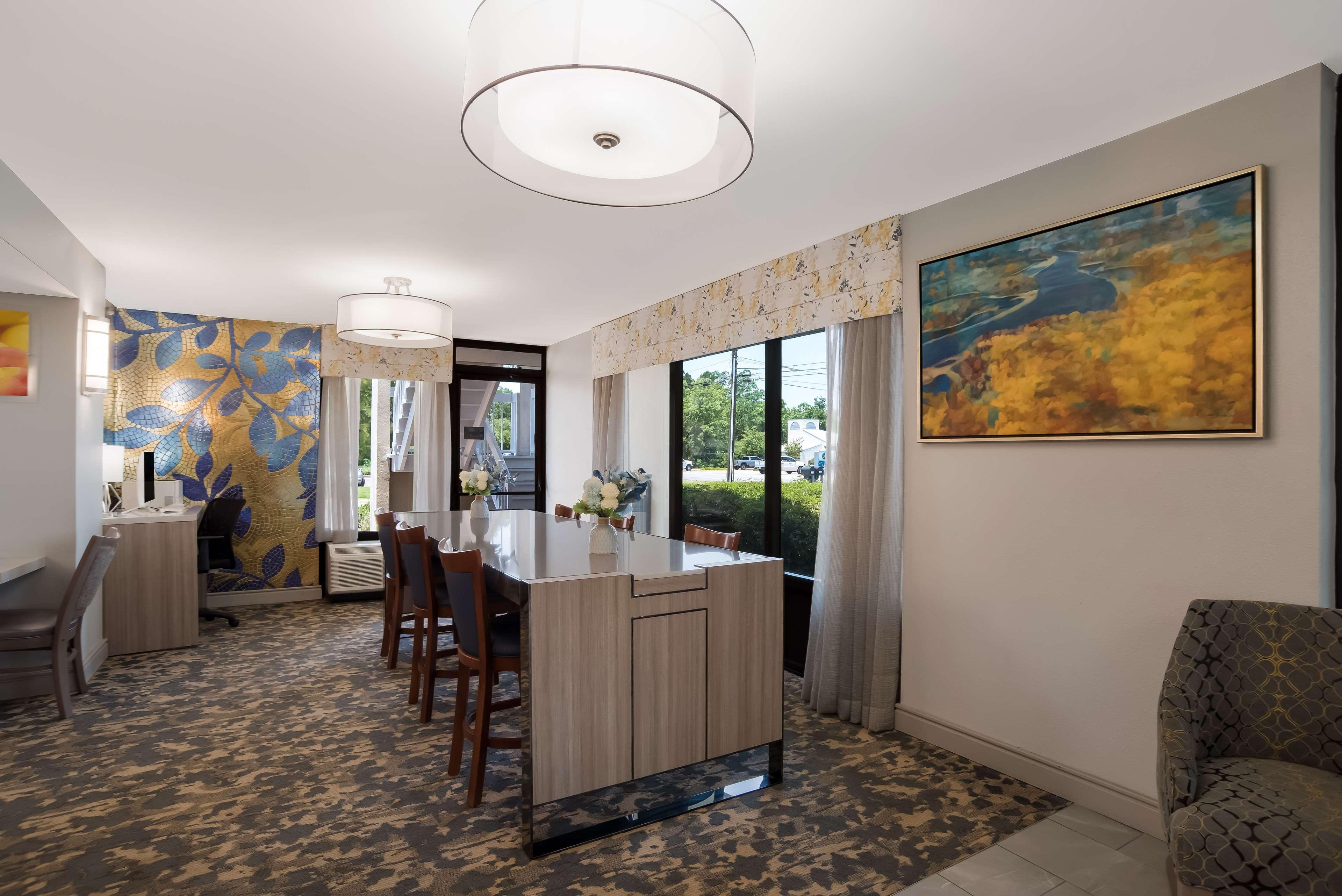 Vista Lobby Best Western Flagship Inn