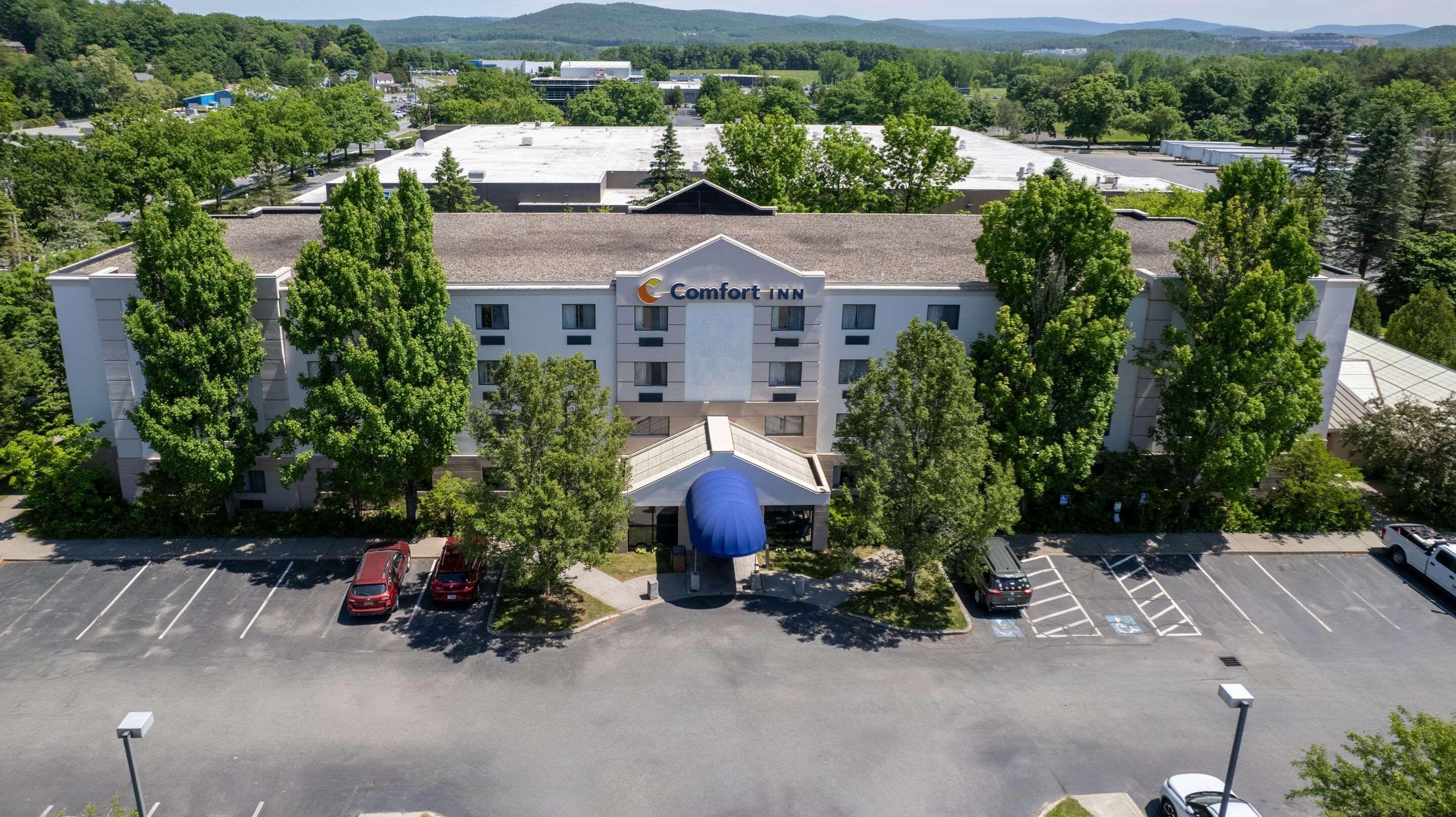 Vista Exterior Comfort Inn White River Junction