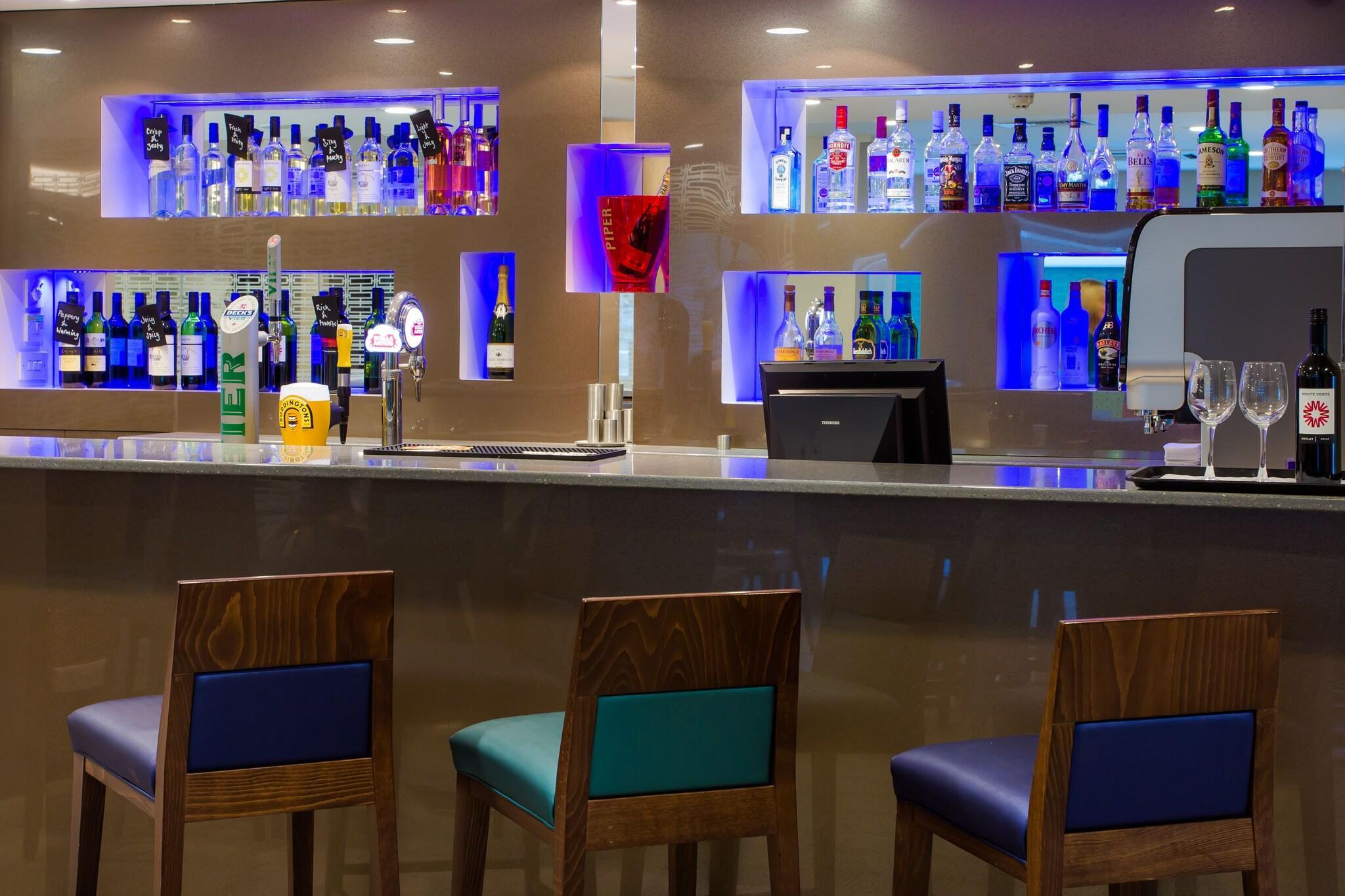 Bar/Salón Holiday Inn Express London - Earl's Court by IHG