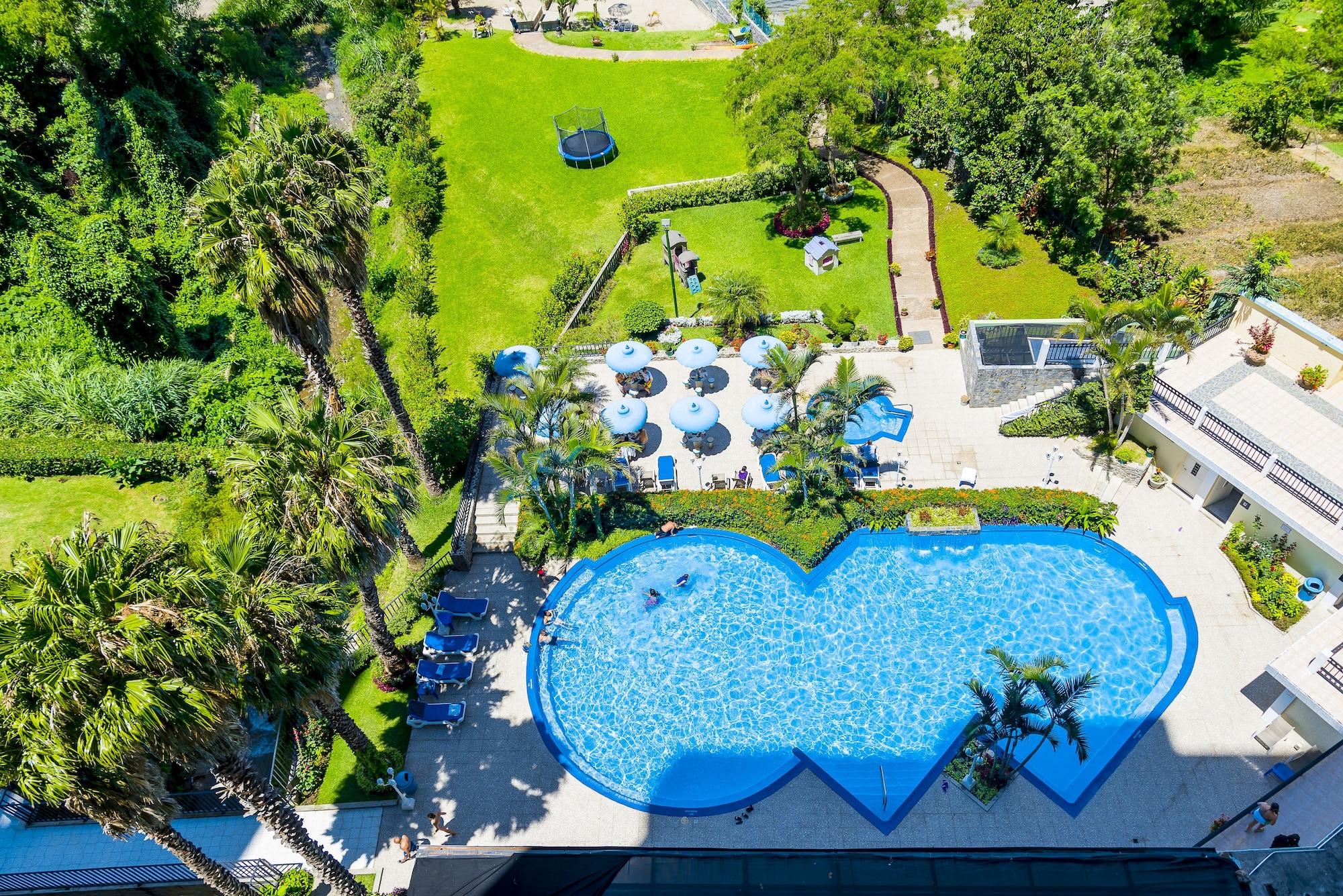 Vista Piscina Hotel La Riviera de Atitlan