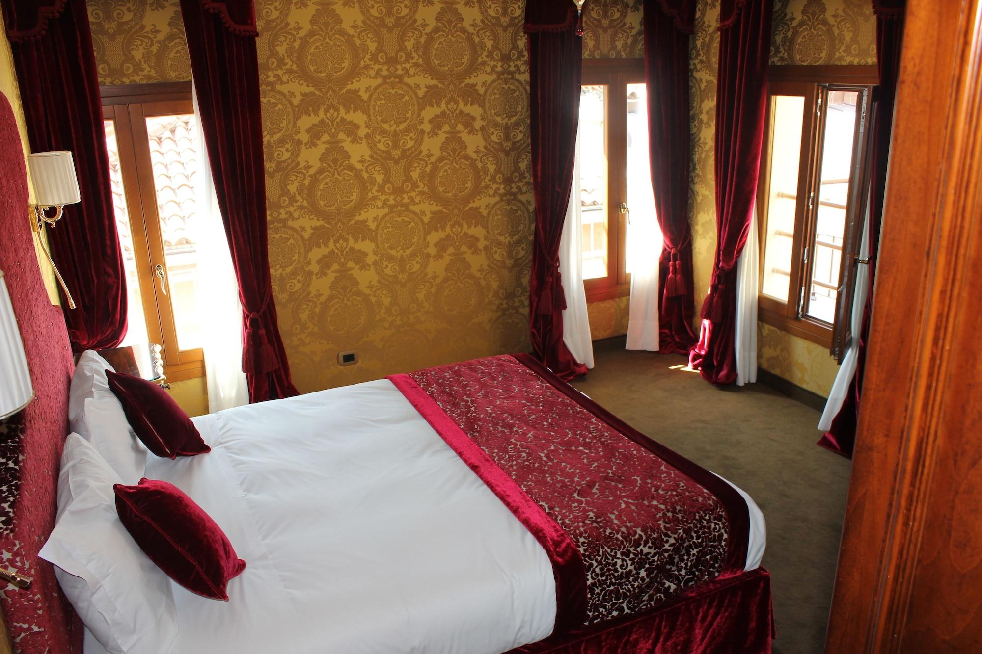 Varios Hotel Casanova Venezia