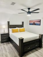 Alquiler Vacacional - Welcome to Mindelo Oasis, your Florida pool house vacation home!