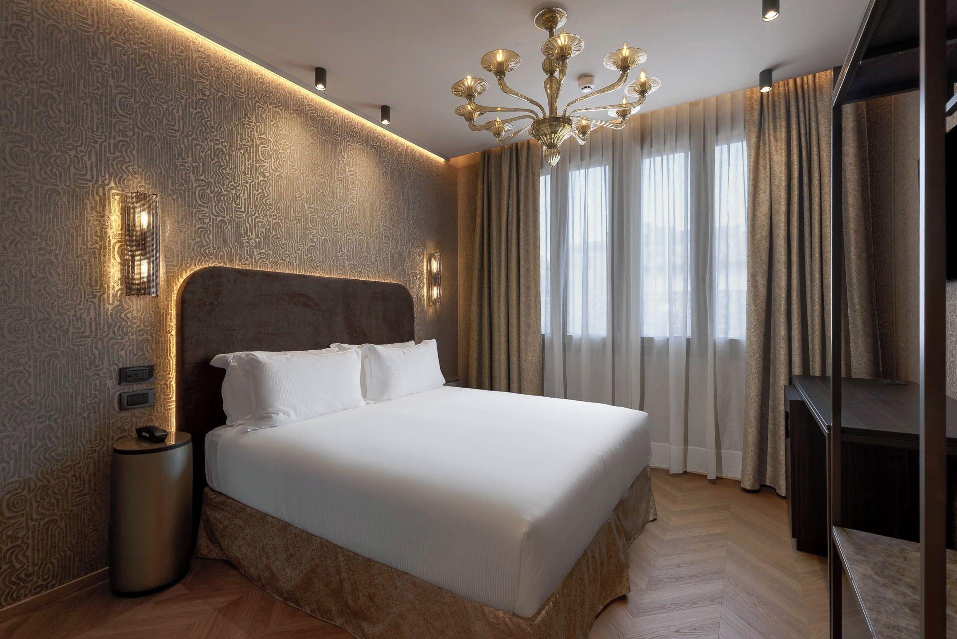 Varios Hotel Atmosphere