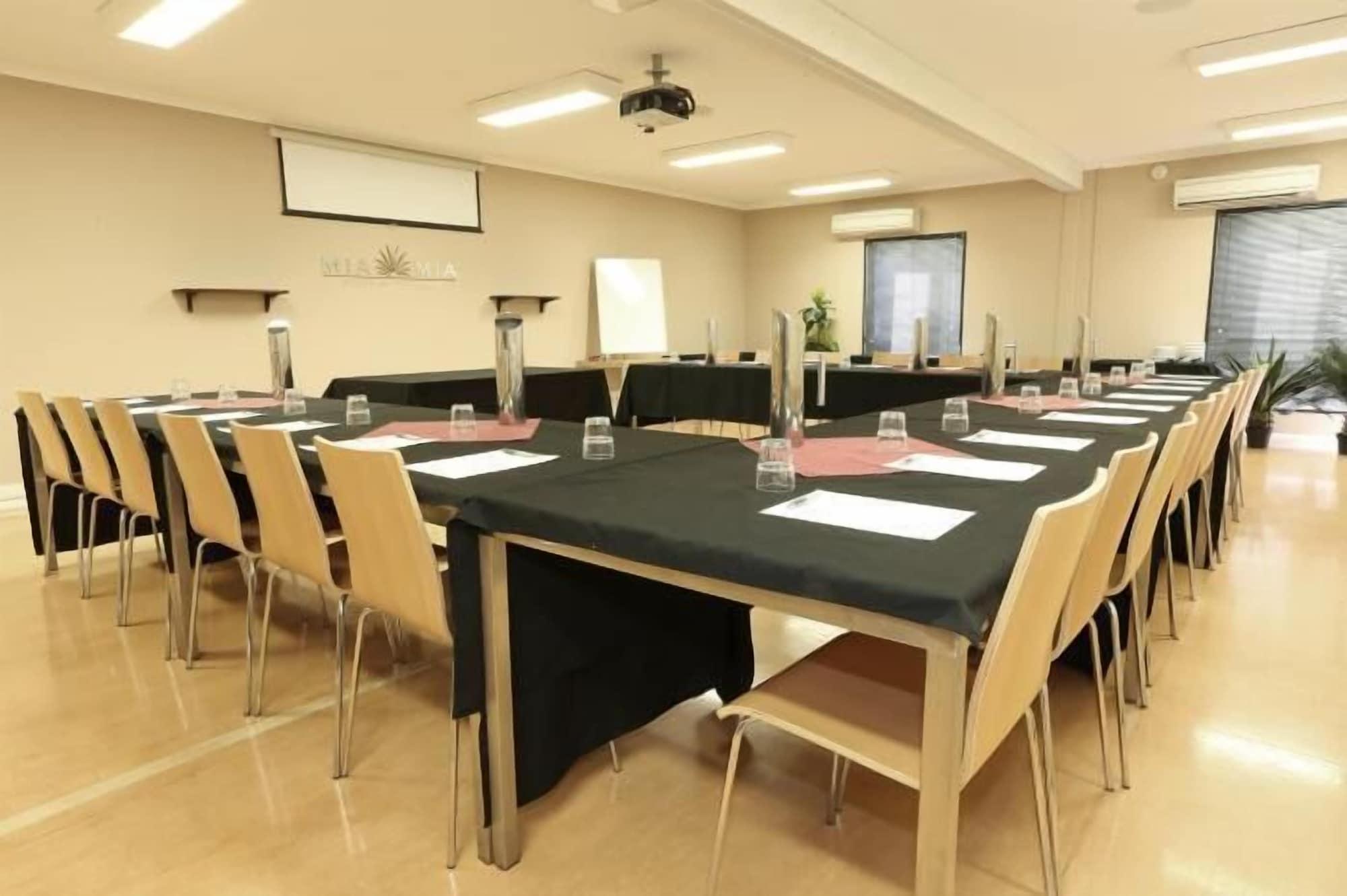 Sala de Reuniones Mia Mia House in the Desert