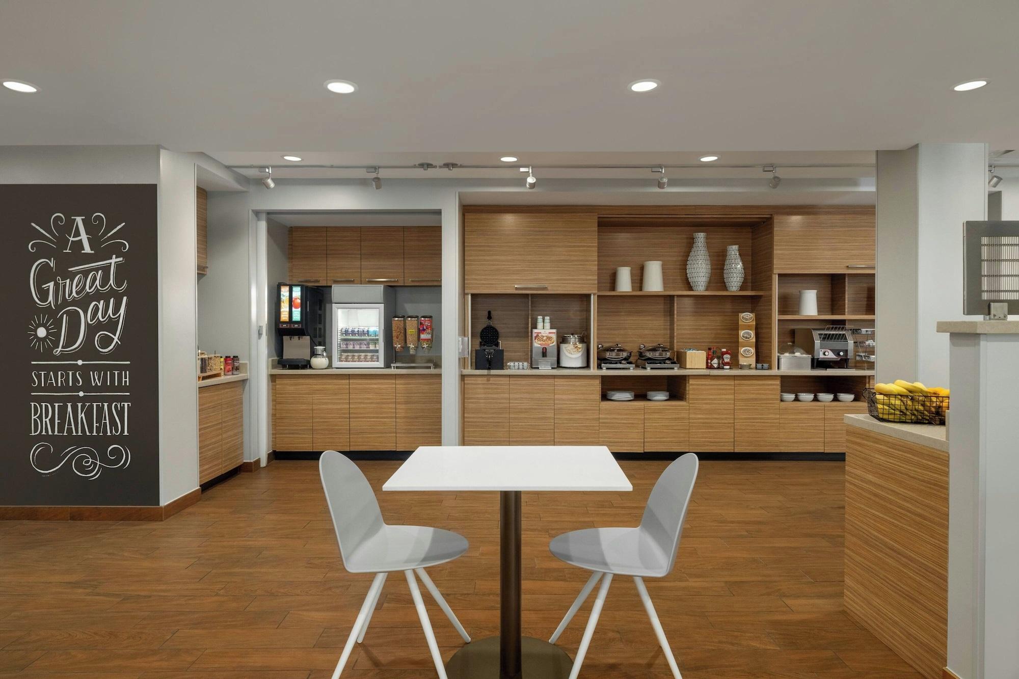 Restaurant TownePlace Suites by Marriott Pittsburgh Harmarville