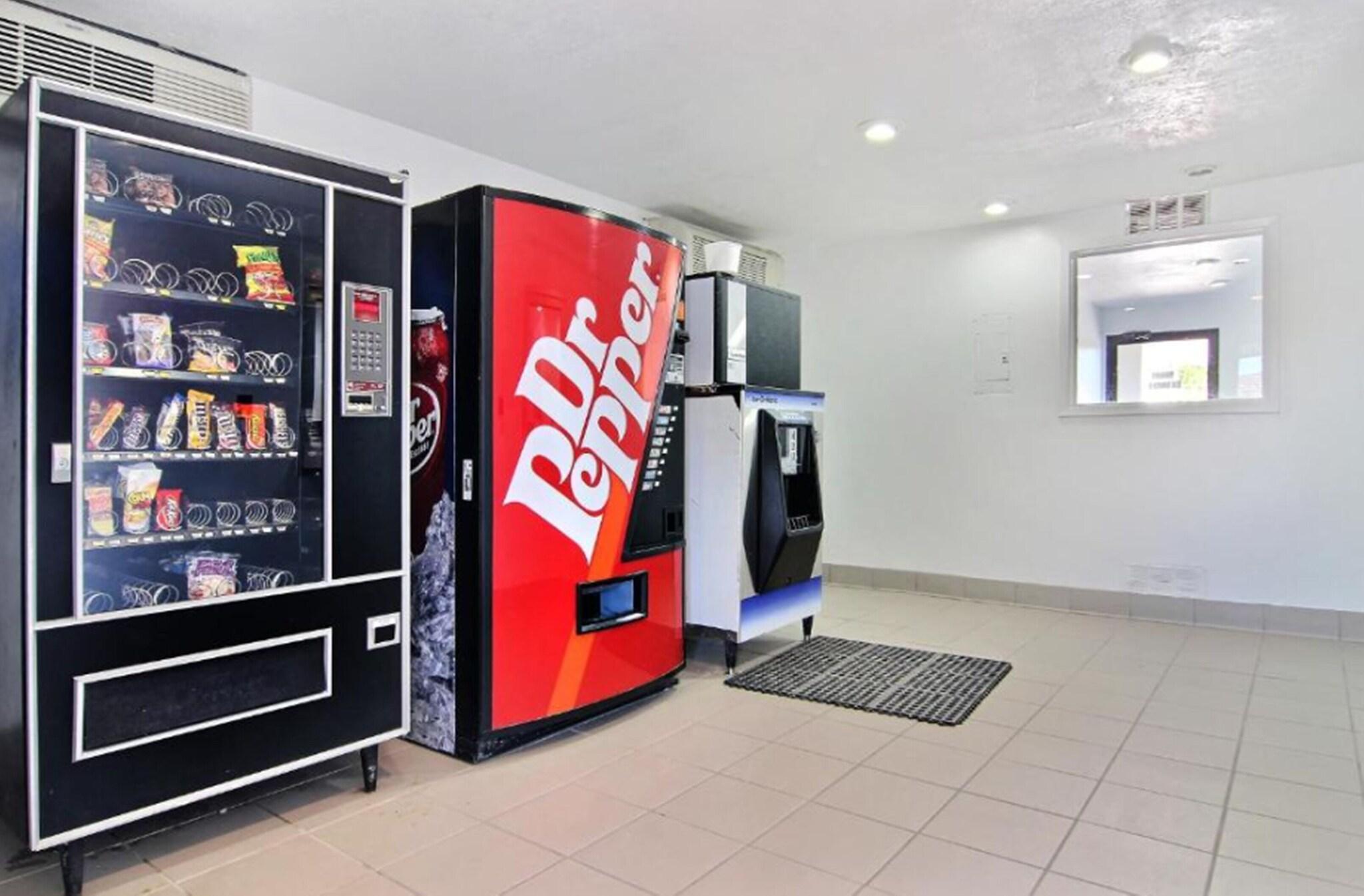 Bar/Salón Motel 6 Carlsbad, NM