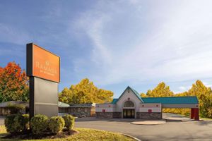 Alojamiento - Ramada by Wyndham Parsippany