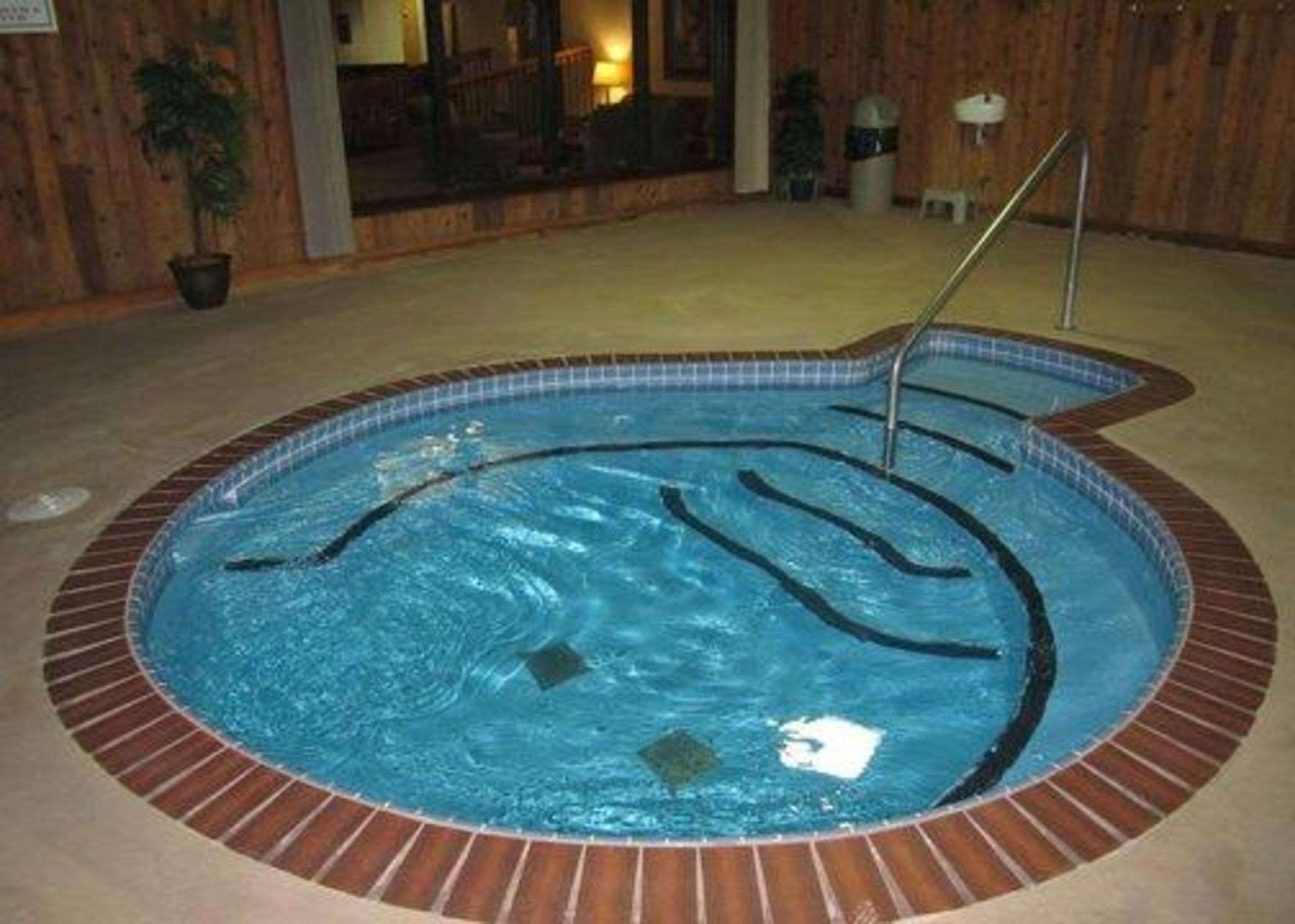 Vista Piscina Quality Inn New Liskeard