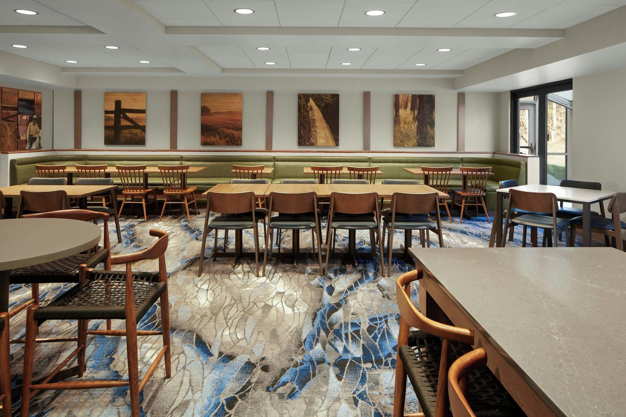 Restaurant Fairfield Inn & Suites Lynchburg Liberty University