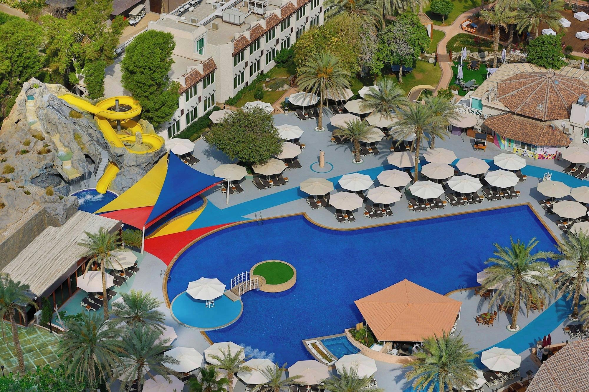 Vista Piscina Al Habtoor Grand Resort, Autograph Collection
