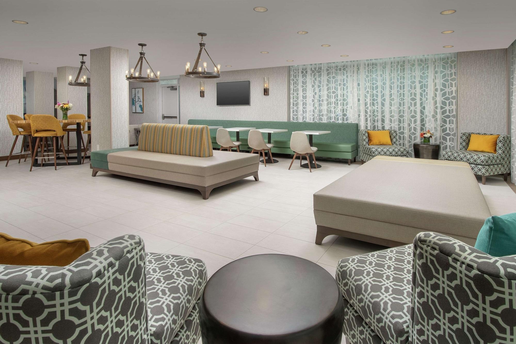 Vista Lobby Hilton Garden Inn Miami Brickell South