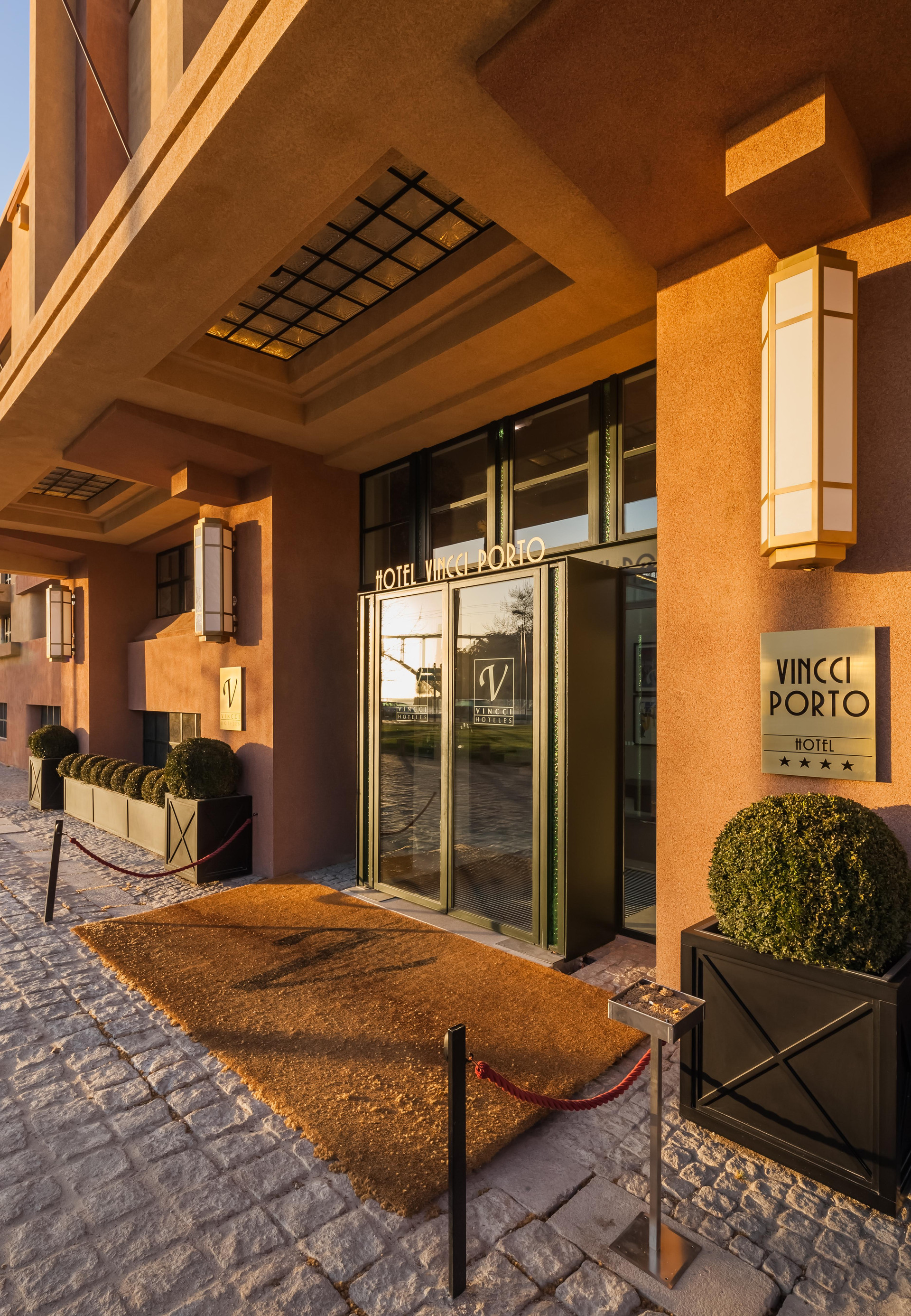 Vista Exterior Hotel Vincci Porto