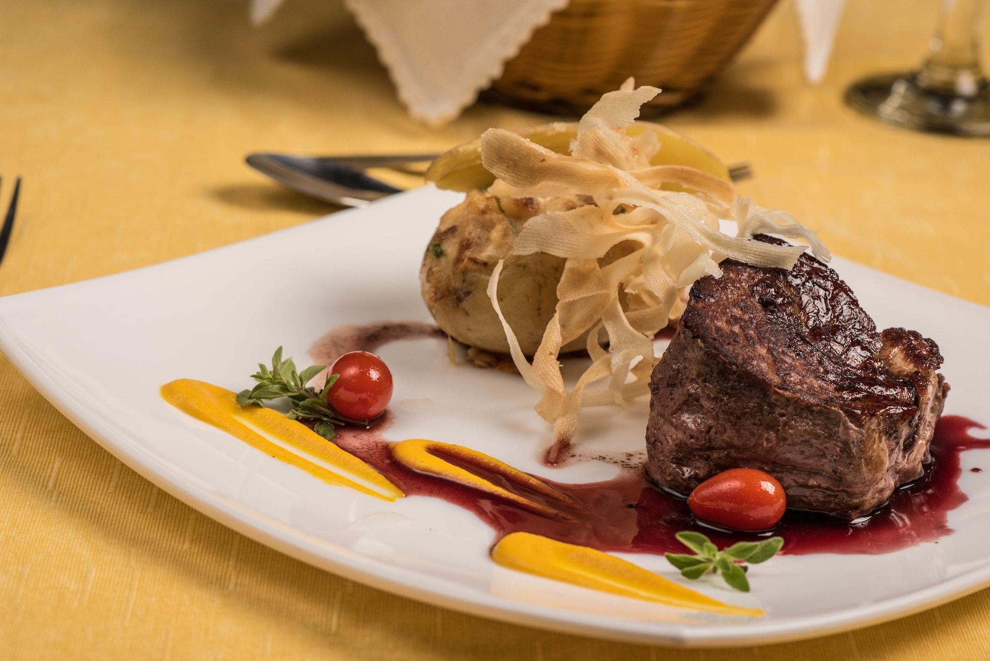 Restaurant La Tour Hotel Boutique