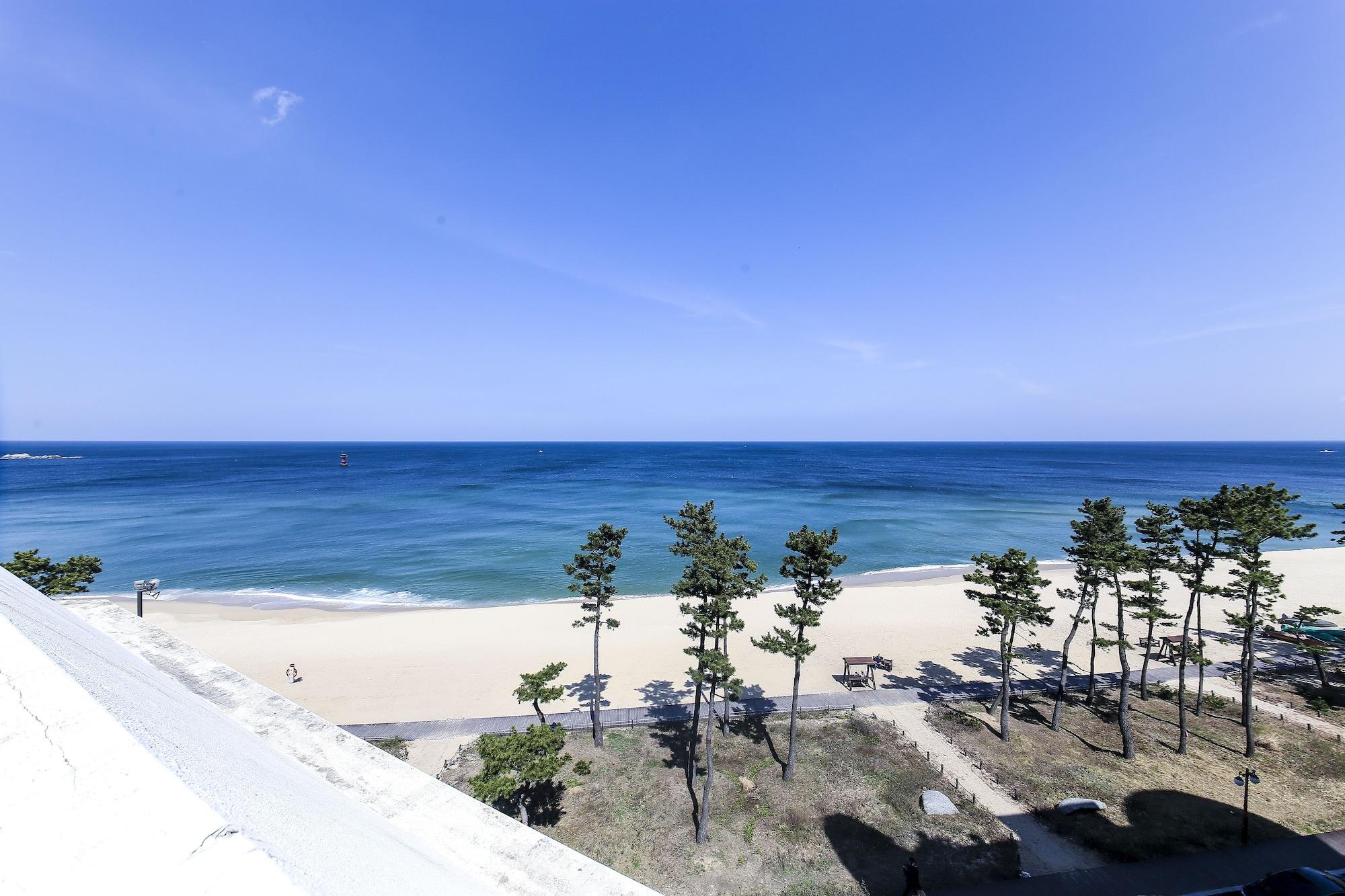 Playa Gyeongpo Soo Hotel