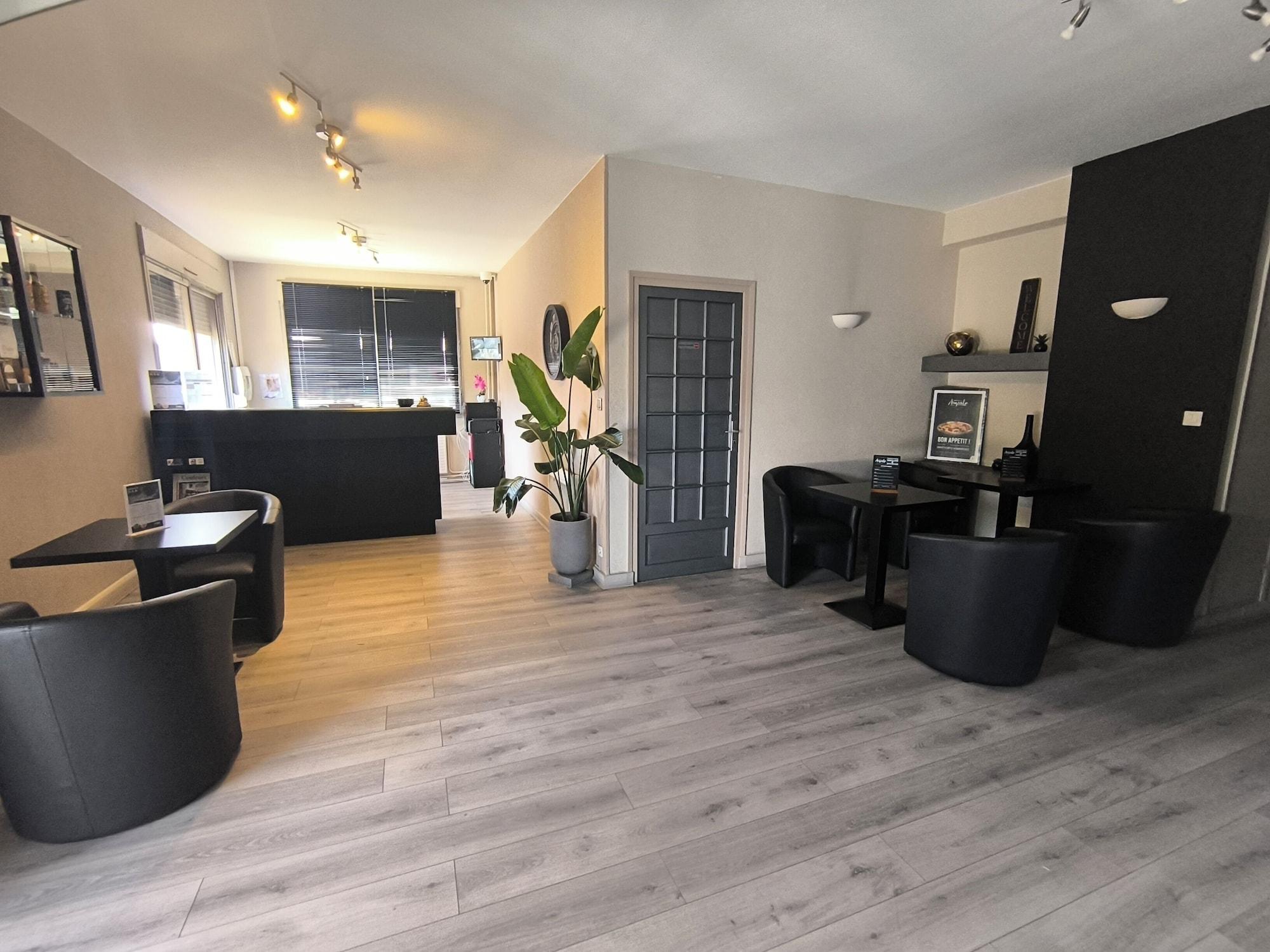 Varios Adonis Lyon Est Hôtel Artys