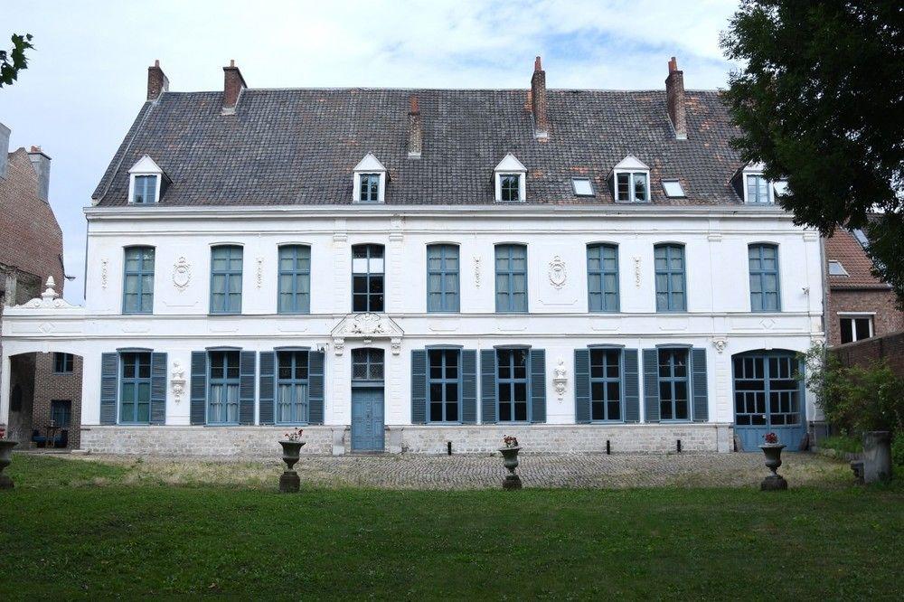 Varios Hôtel de Warenghien
