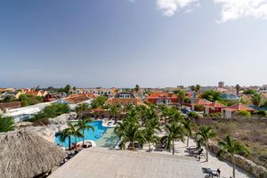 Paquete - The Ritz Village Hotel