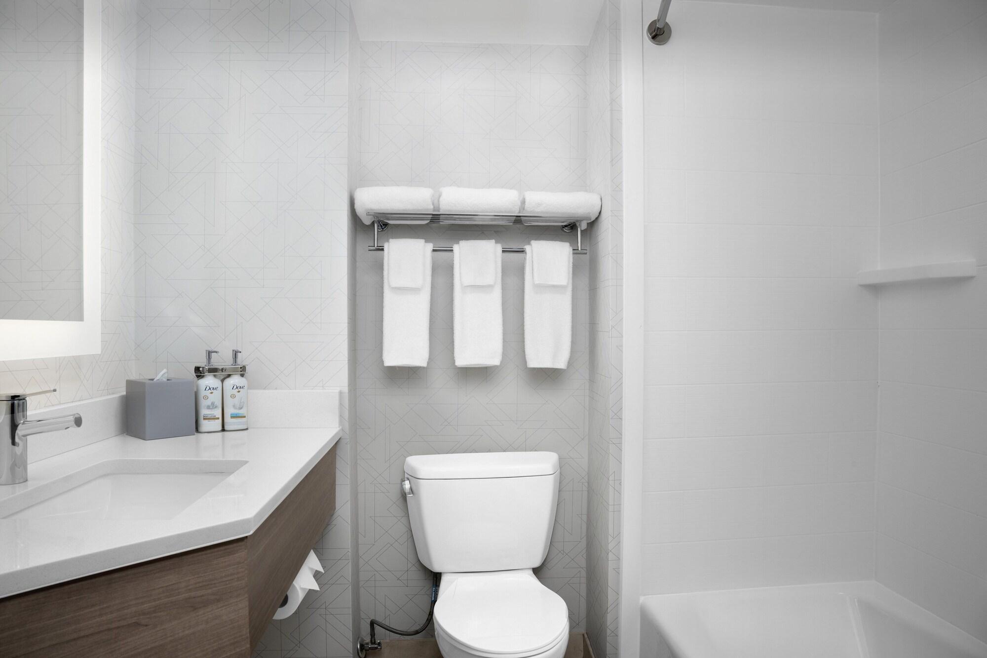 Equipamiento de Habitación Holiday Inn Express Washington DC - BW Parkway by IHG