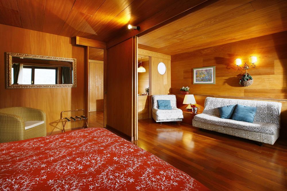 Vista Exterior Hotel Mirage