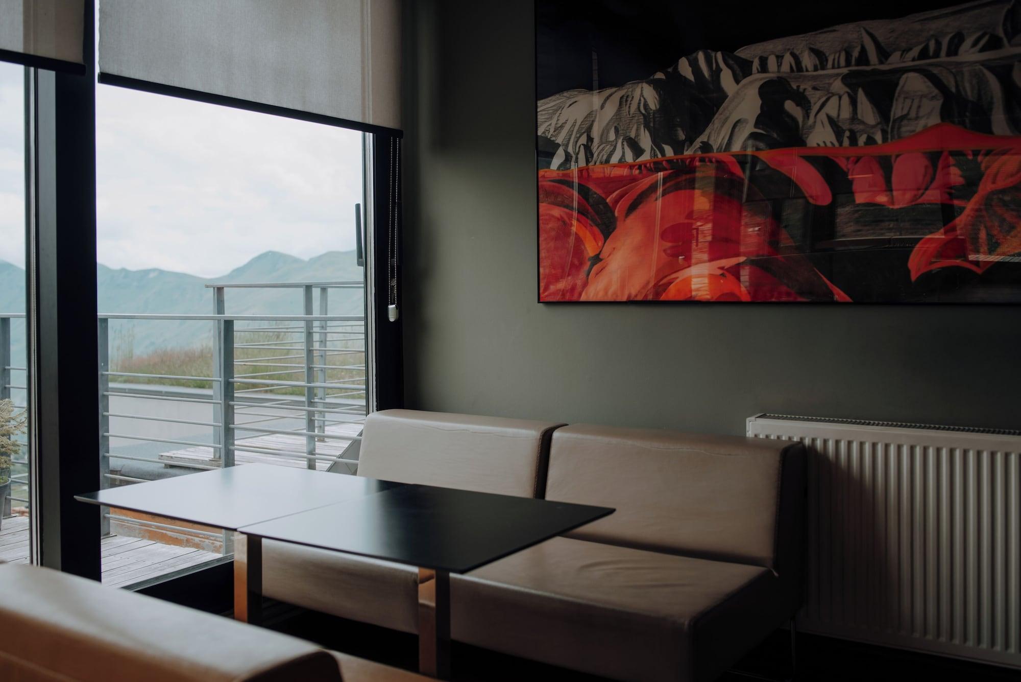 Vista Lobby Quadrum Ski & Yoga Resort