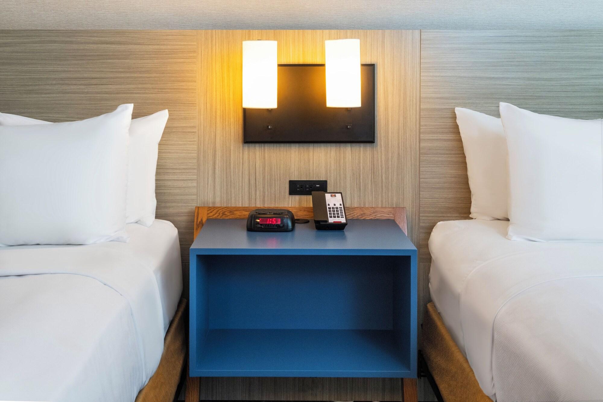 Varios Comfort Inn Airport East - Ancienne Lorette