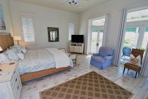 Casas - Bella Casa - Private House With Hot Tub 4 Bedroom Home by RedAwning