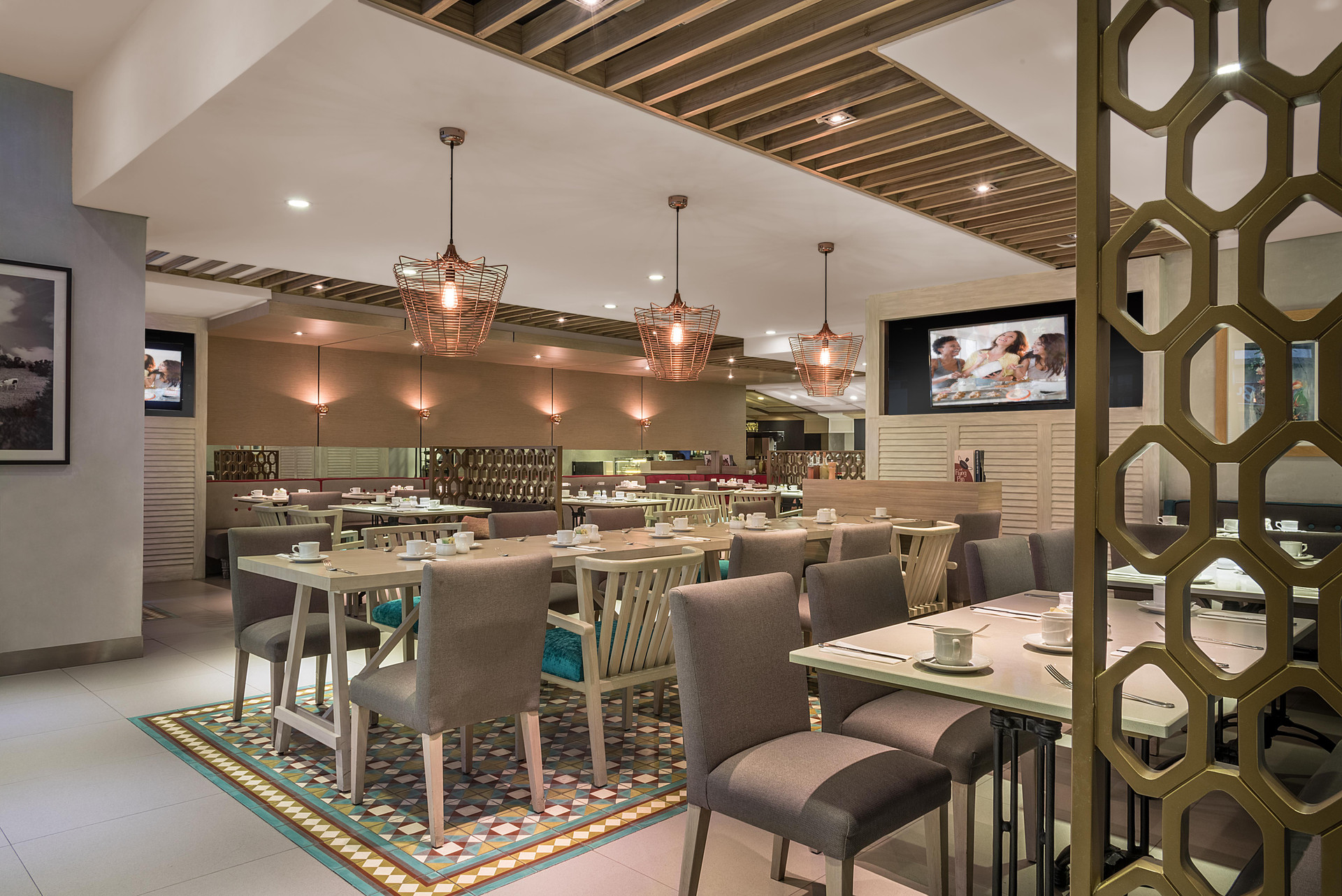 Restaurant Citadines Salcedo Makati