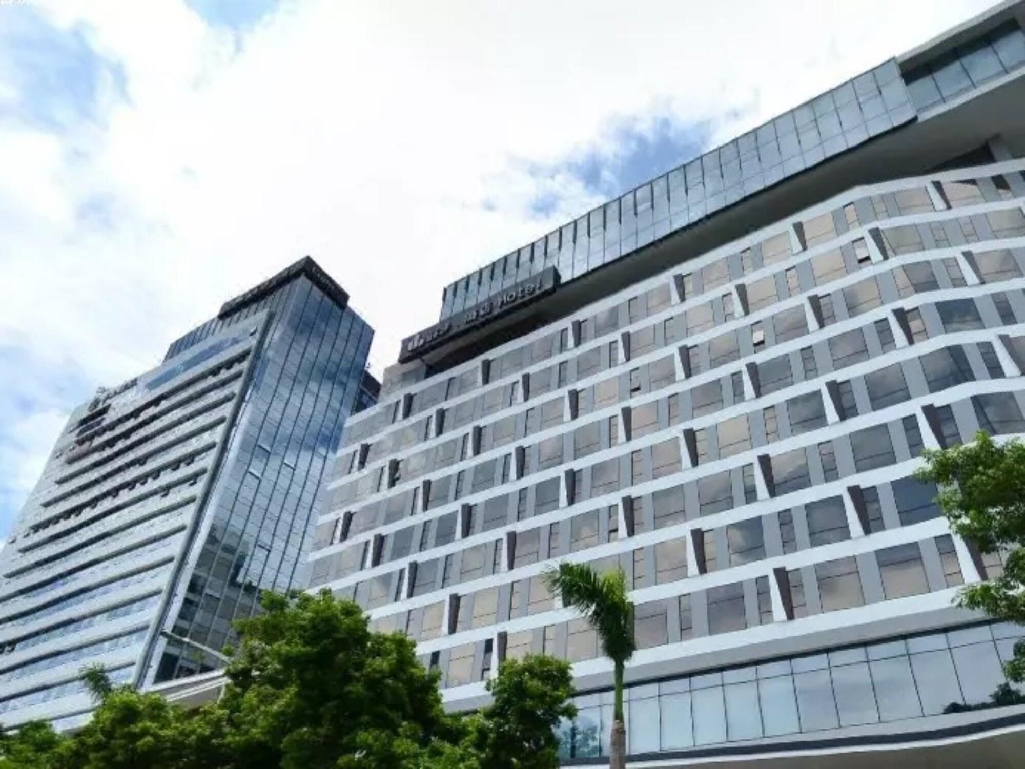 Vista Exterior The Summit Hotel