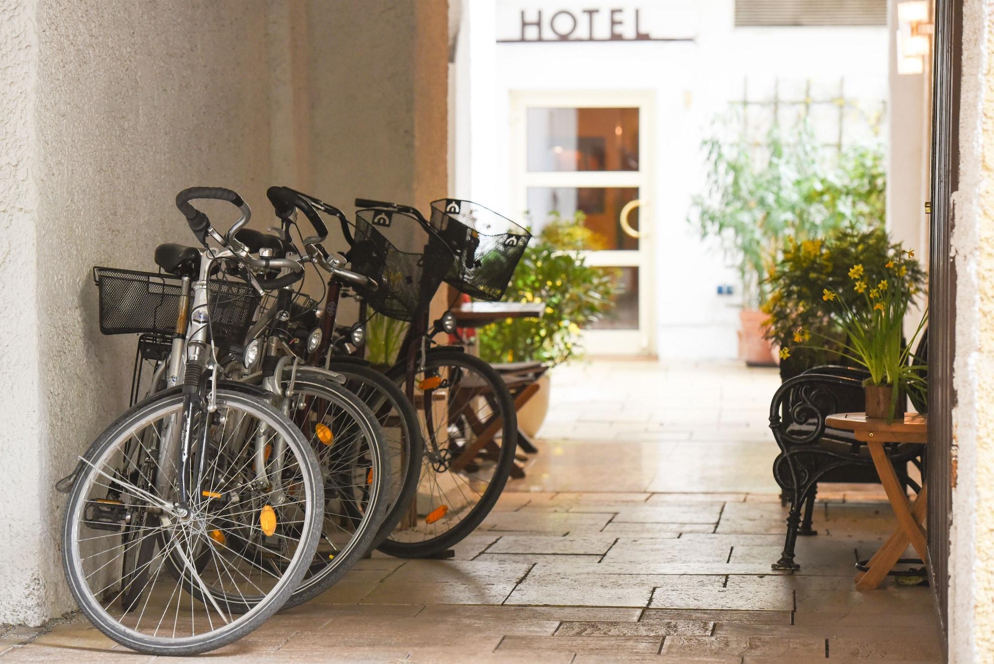 Varios Hotel Schlicker