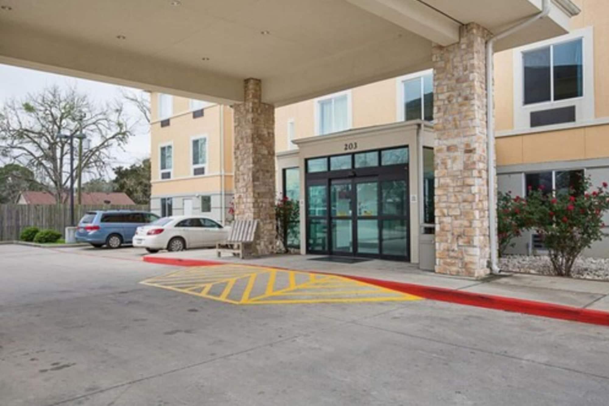 Vista Exterior Budget Inn and Suites