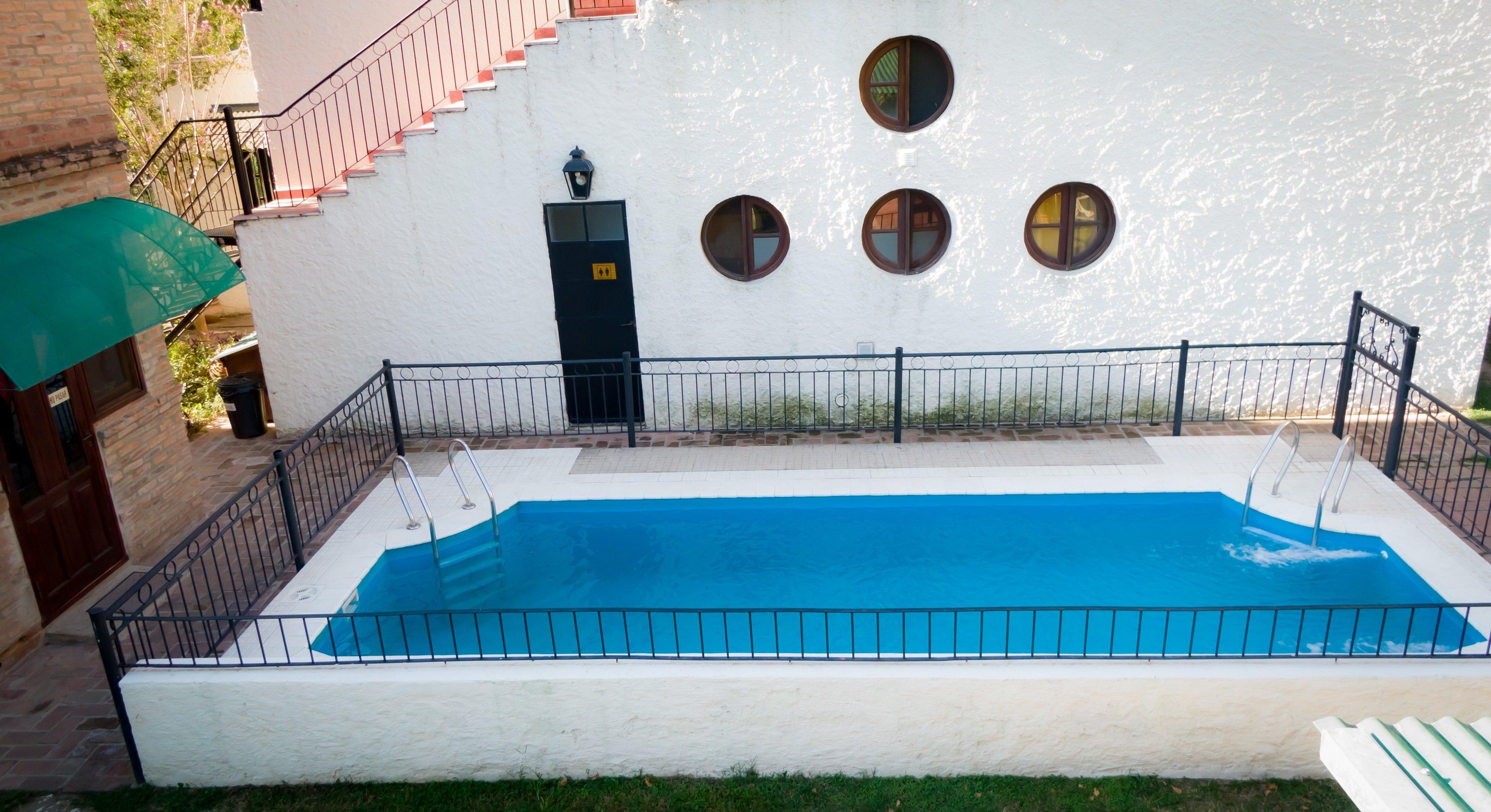 Vista Piscina Hostal Las Golondrinas