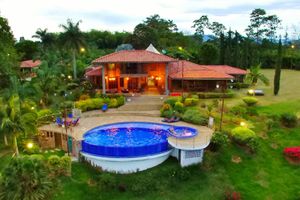 Alojamiento - Finca Hotel La Tata Premium