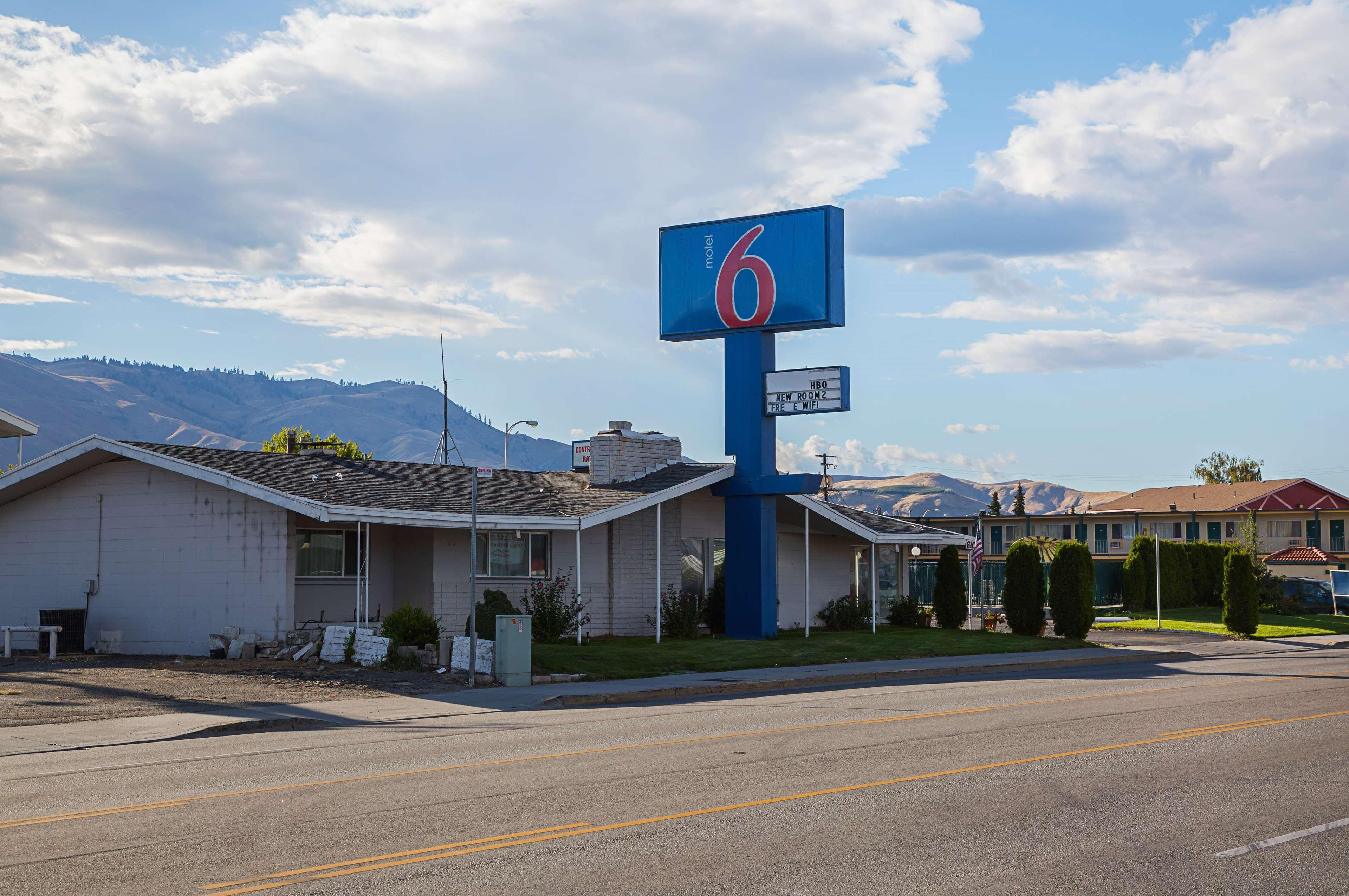 Vista Exterior Motel 6 Wenatchee, WA