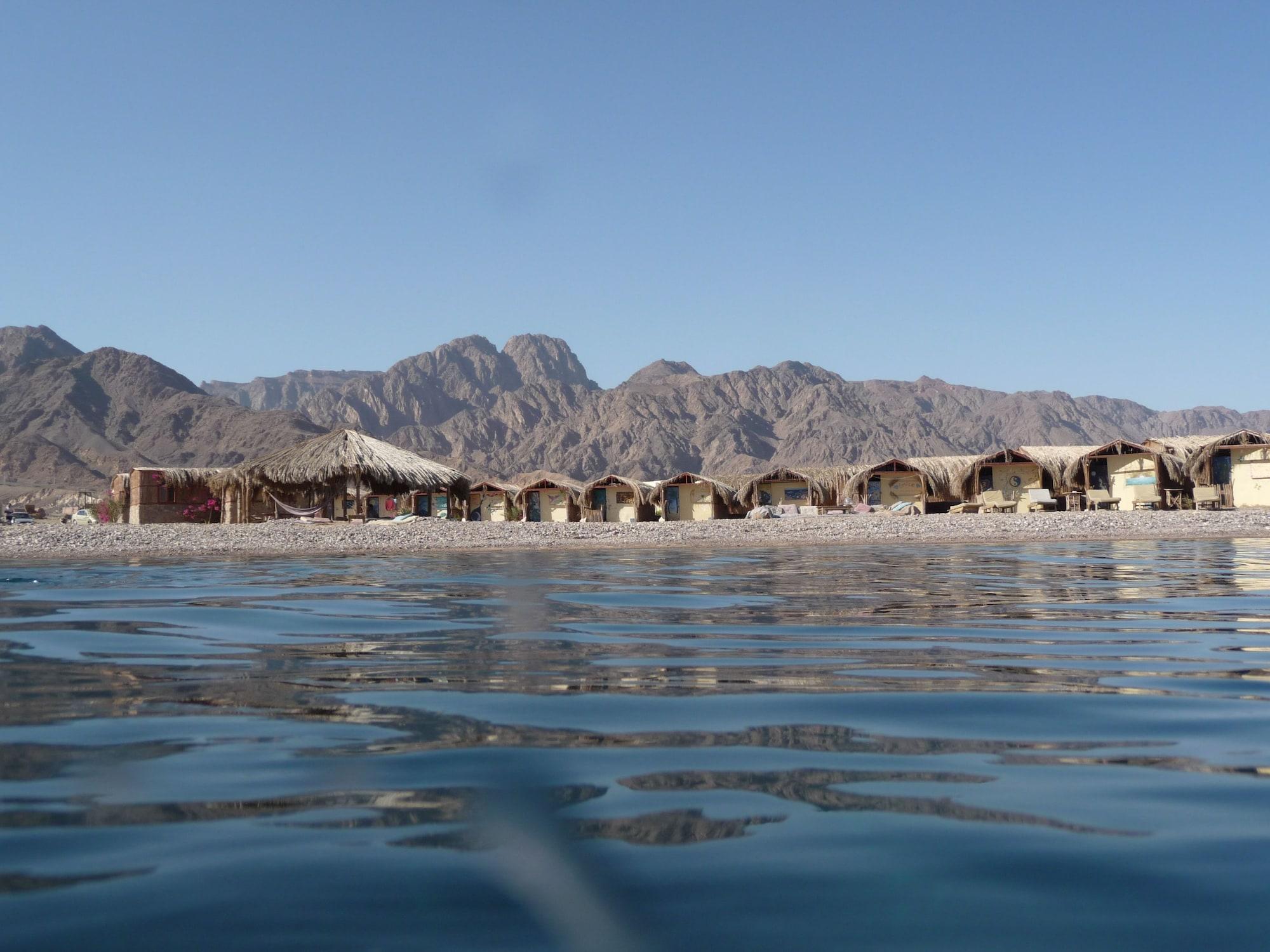 Varios Sahara Beach Camp