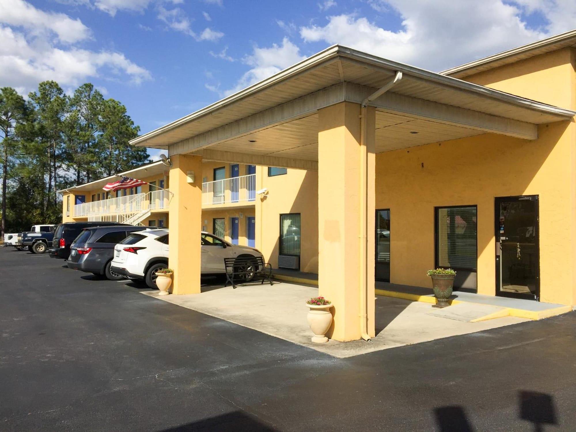 Vista Exterior Motel 6 Macclenny, FL